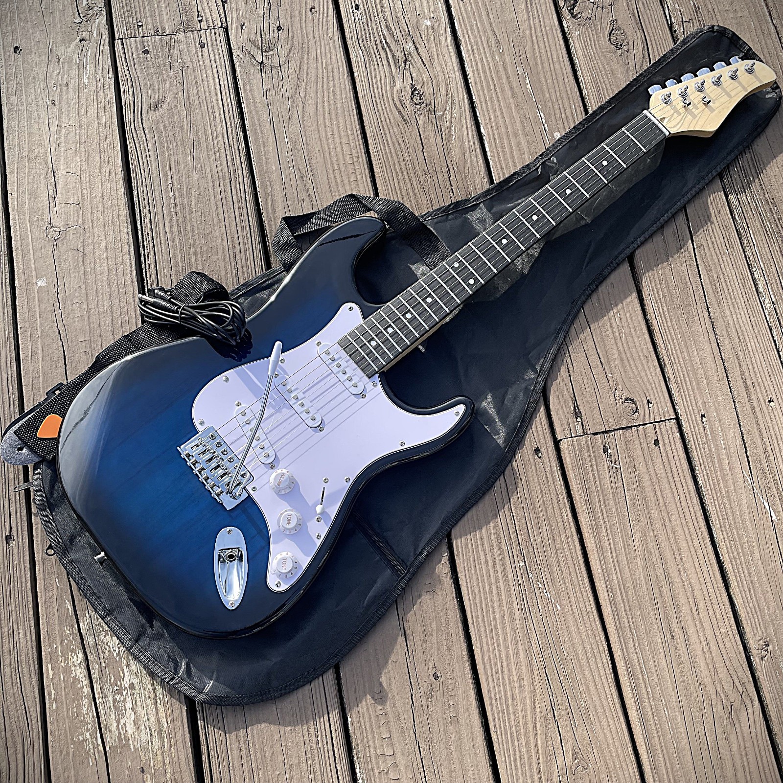 Full-Size Dark Blue Electric Guitar with Rosewood Fretboard, S-S-S Pickups