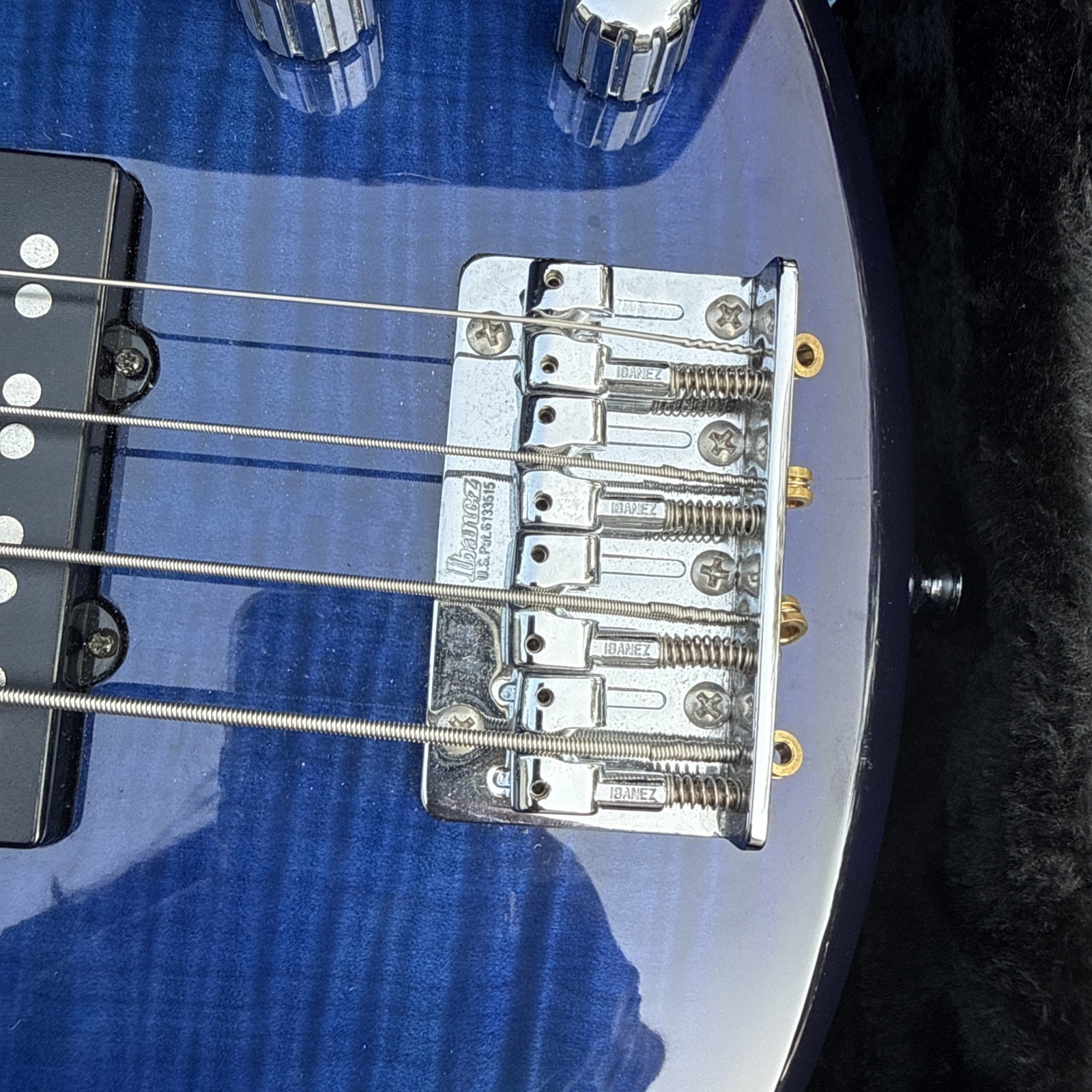 ibanez electric guitar With Road Runner Hard Case