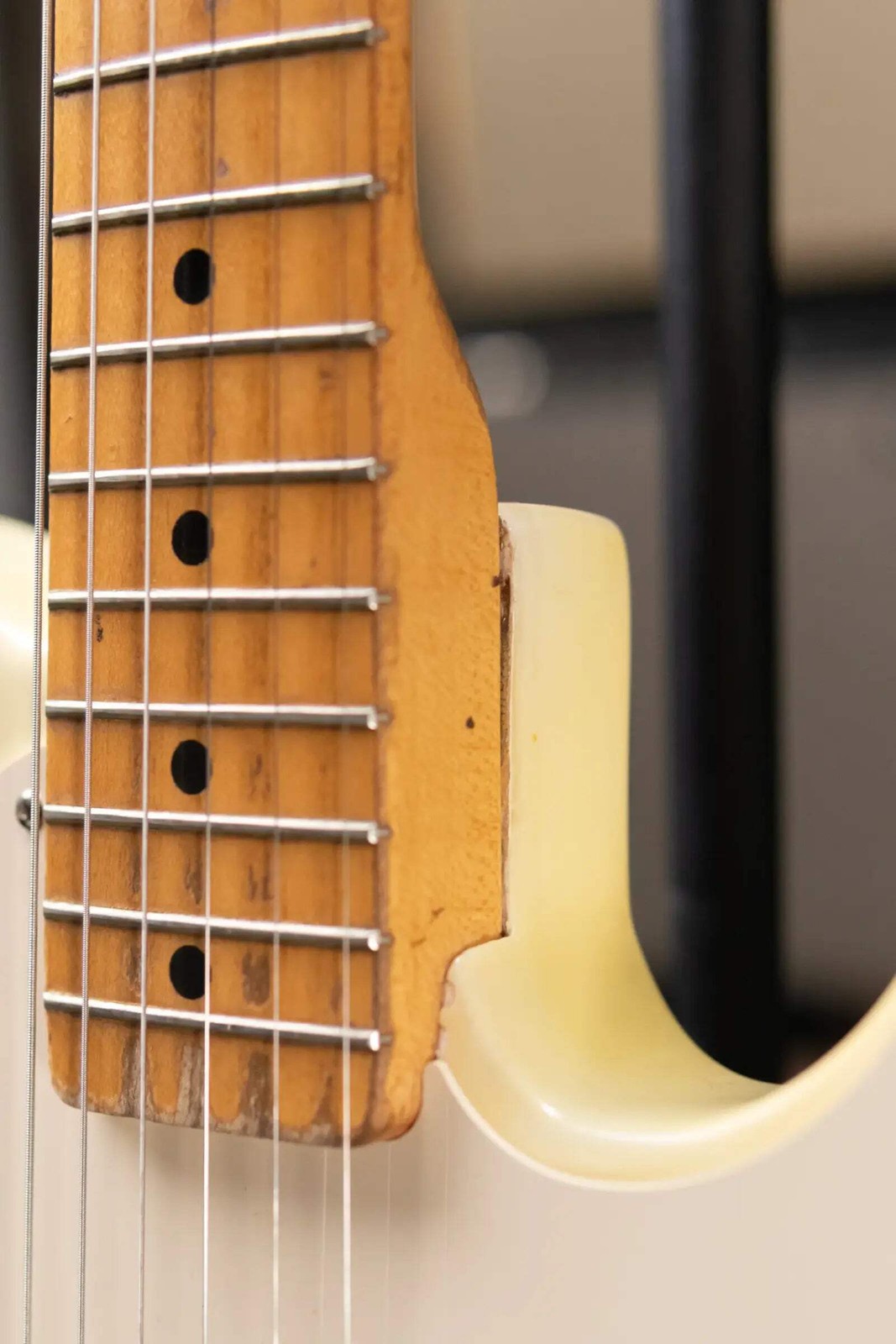 Fender 1956 Esquire Electric Guitar – Refinished Yellow with Hardshell Case – Us