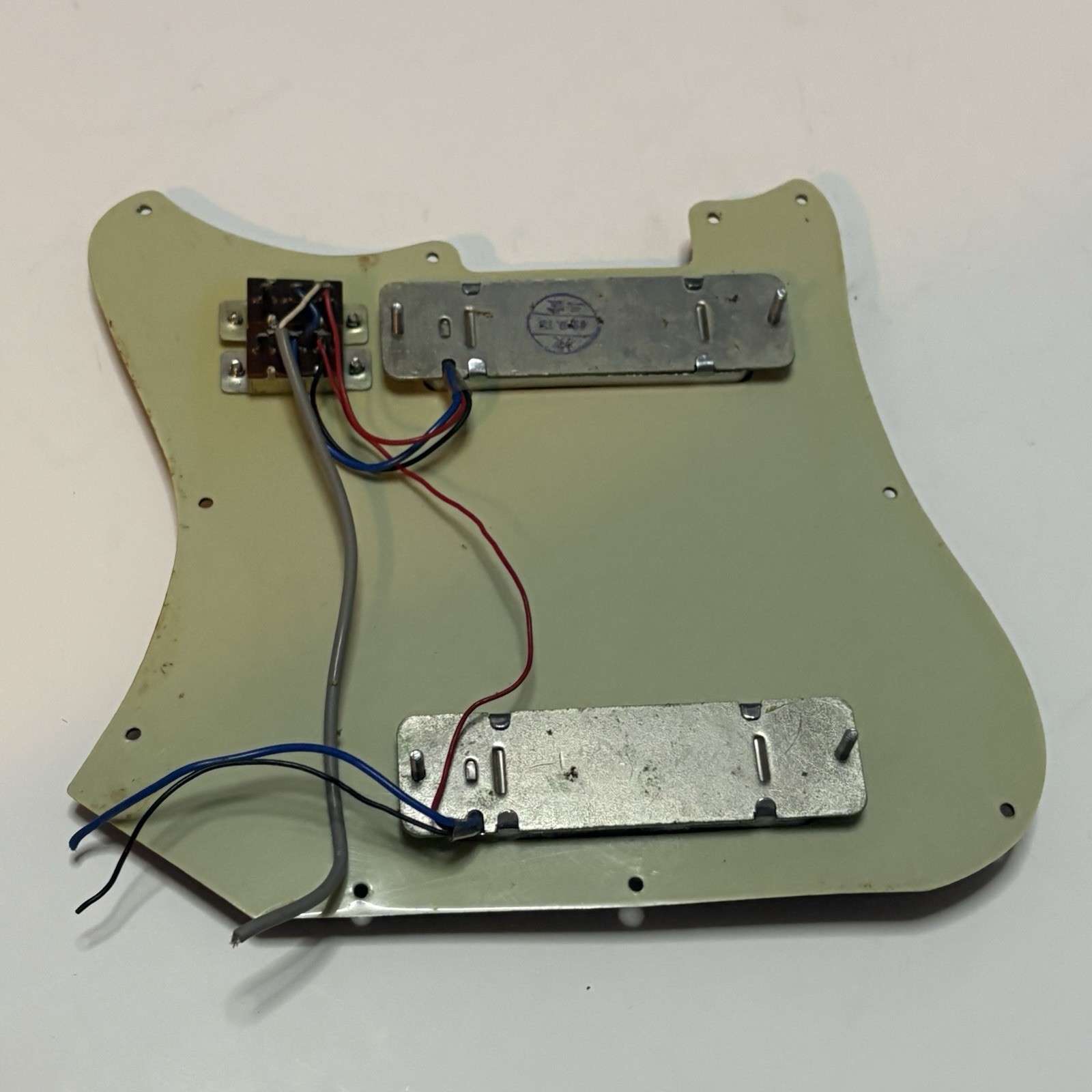 VINTAGE 60s SORRENTO KINGSTON ELECTRIC GUITAR Tortoise Pickguard & Pickups