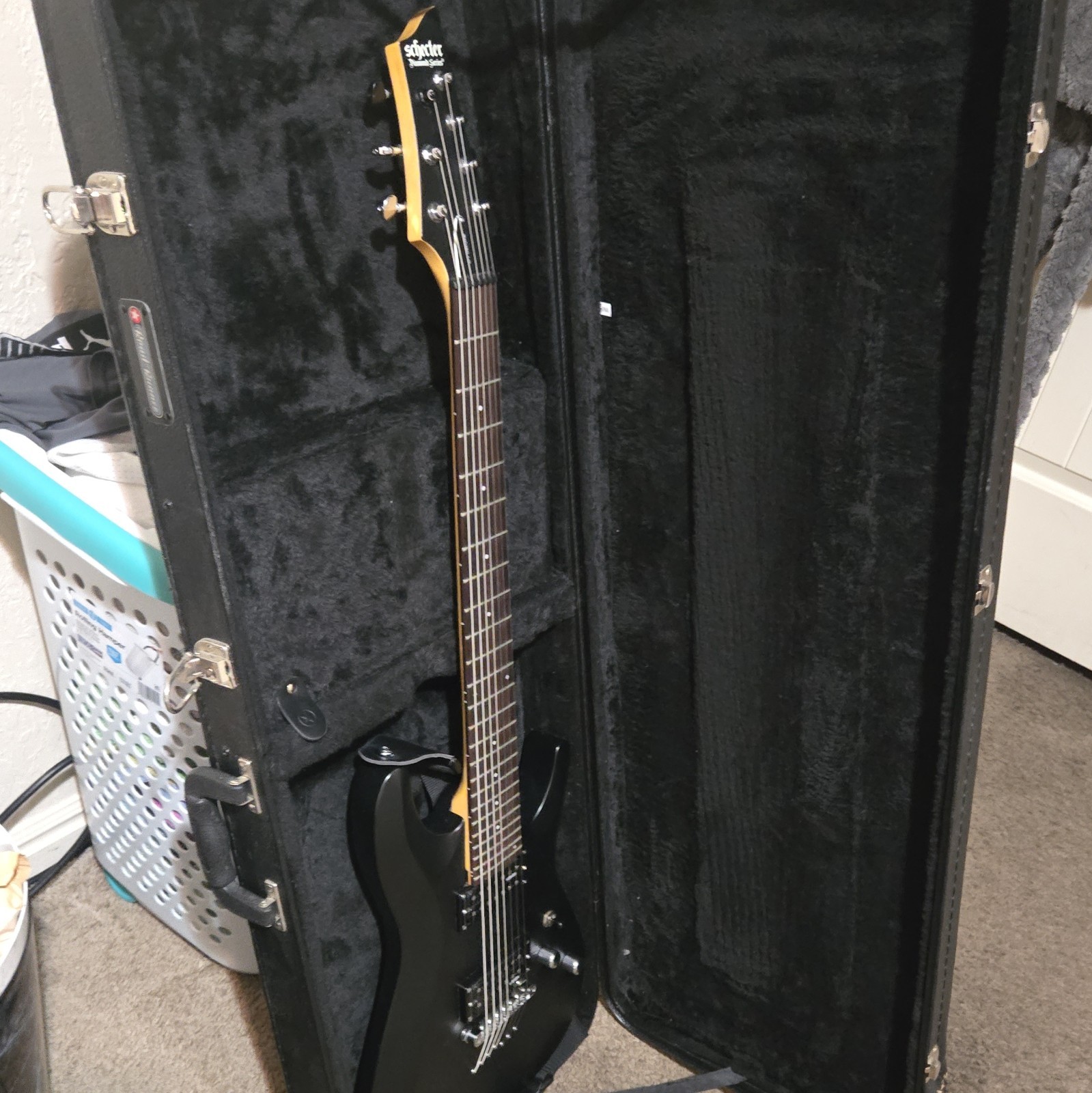 Schecter Diamond Series C-7 Deluxe 7-String Black Solid Guitar w/ Hard Case