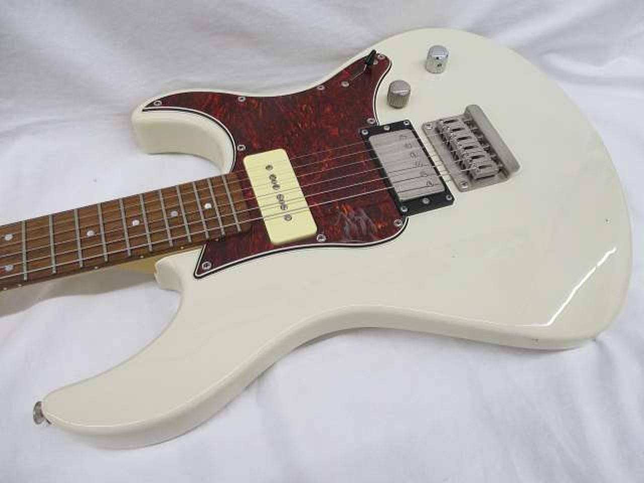 YAMAHA PAC311H Electric Guitar-06