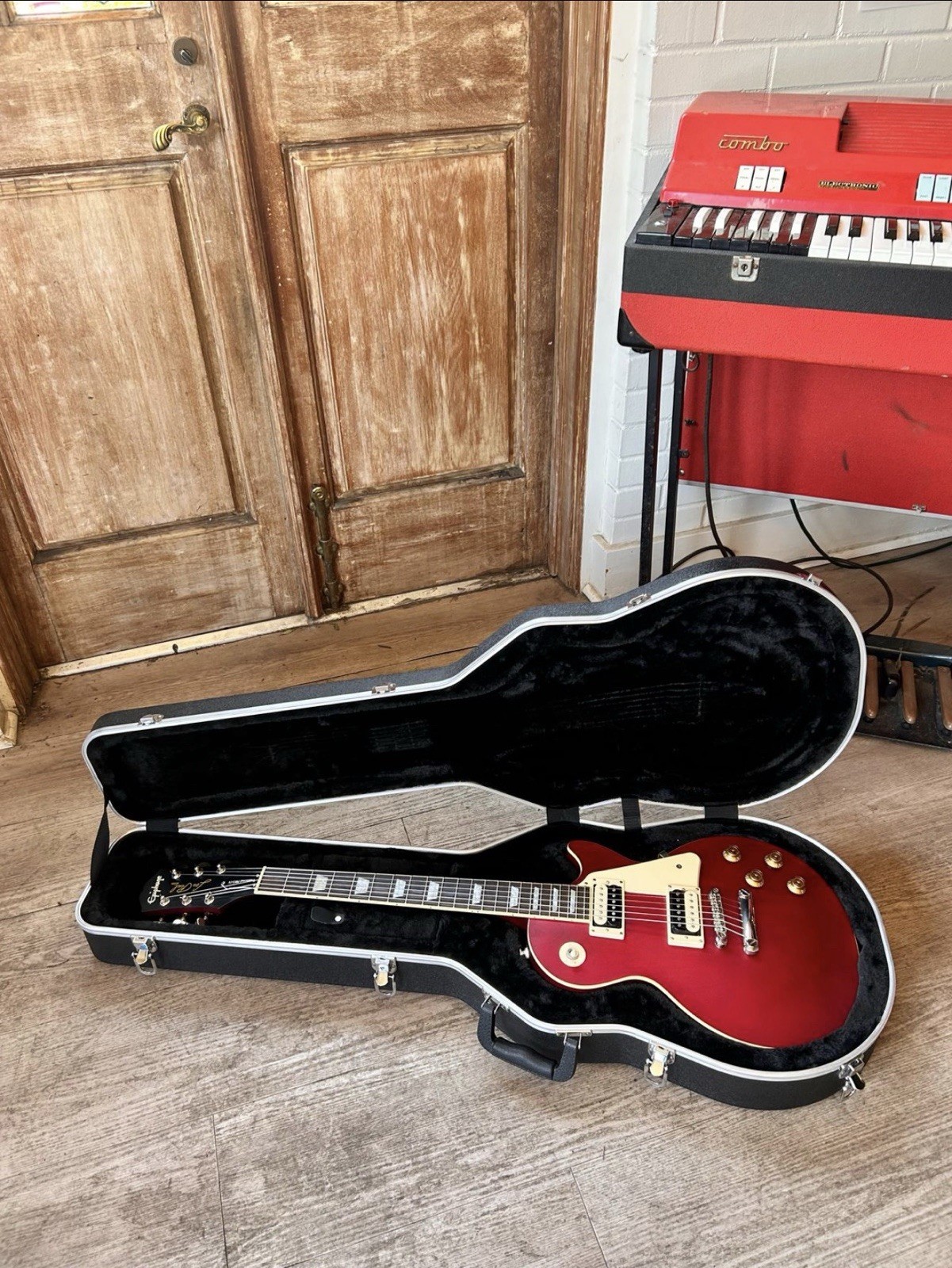 2019 Epiphone Les Paul Traditional Pro IV Worn Wine Red Electric Guitar
