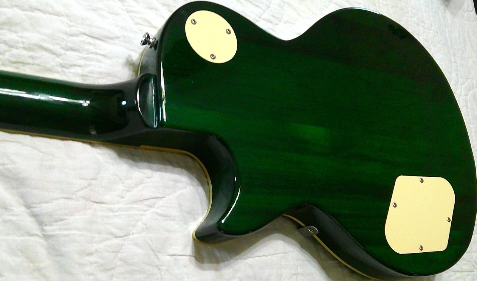 BEAUTIFUL “IYV” LES PAUL COPY/STYLE EMERALD GREEN GUITAR SUPER WELL MADE