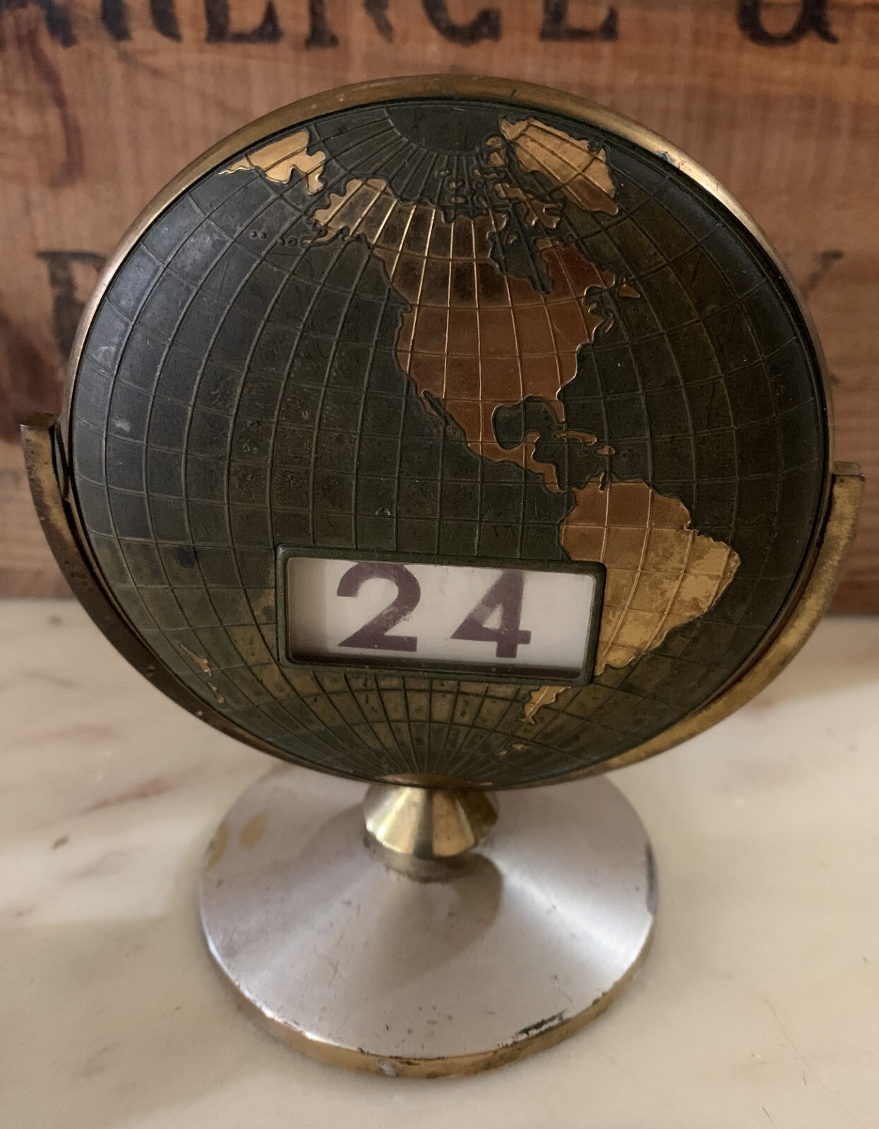 VINTAGE metal brass PERPETUAL CALENDAR GLOBE WORLD ART DECO 1930s WORKING