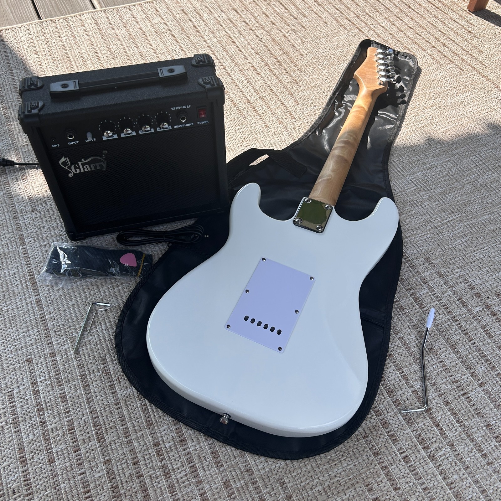 All-In-One White Electric Guitar Package with 20w Amp, Full-Size, H-S-S Pickups