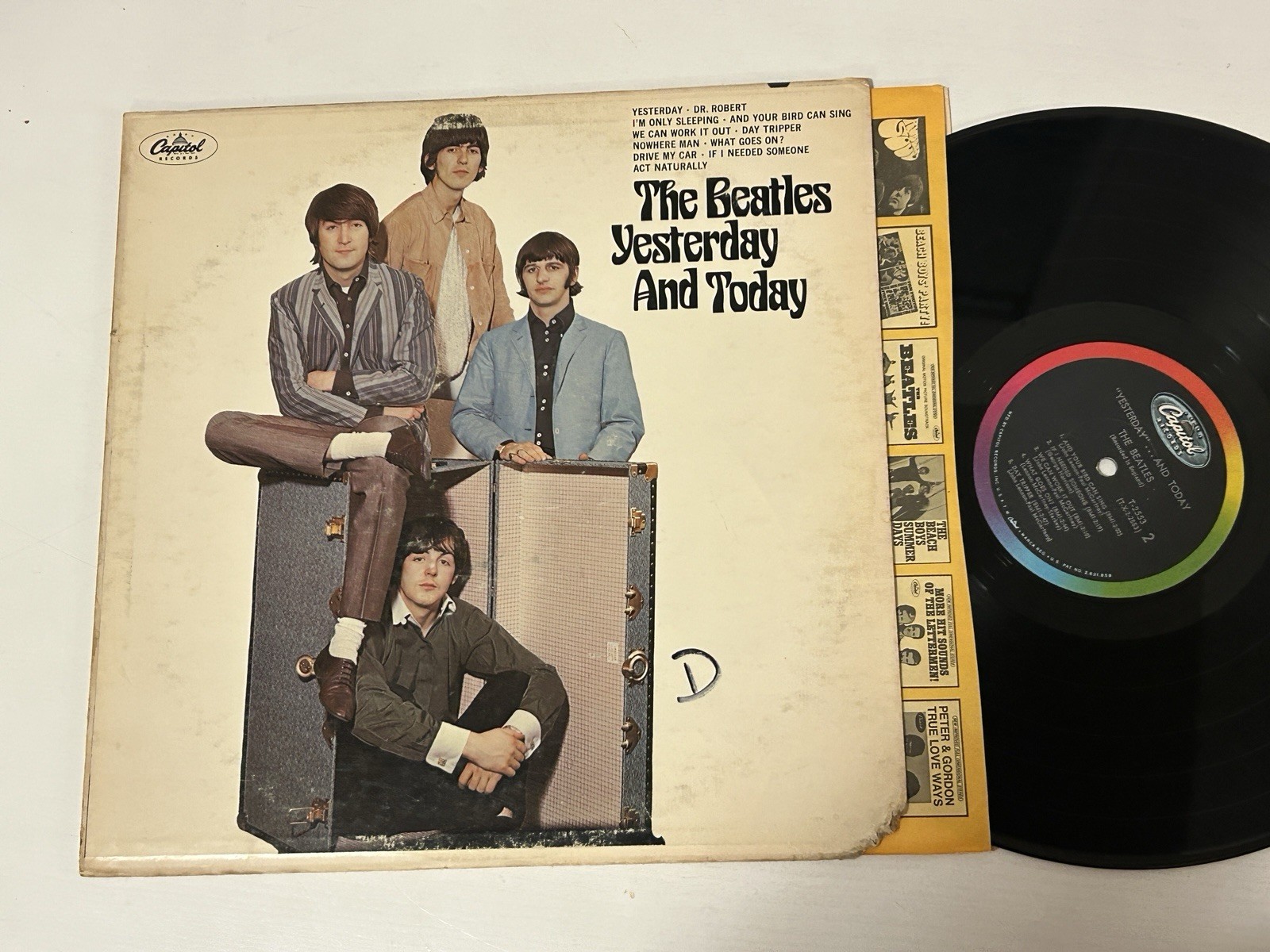 THE BEATLES YESTERDAY AND TODAY LP. MONO 2ND STATE BUTCHER COVER T-2553. VG/VG+