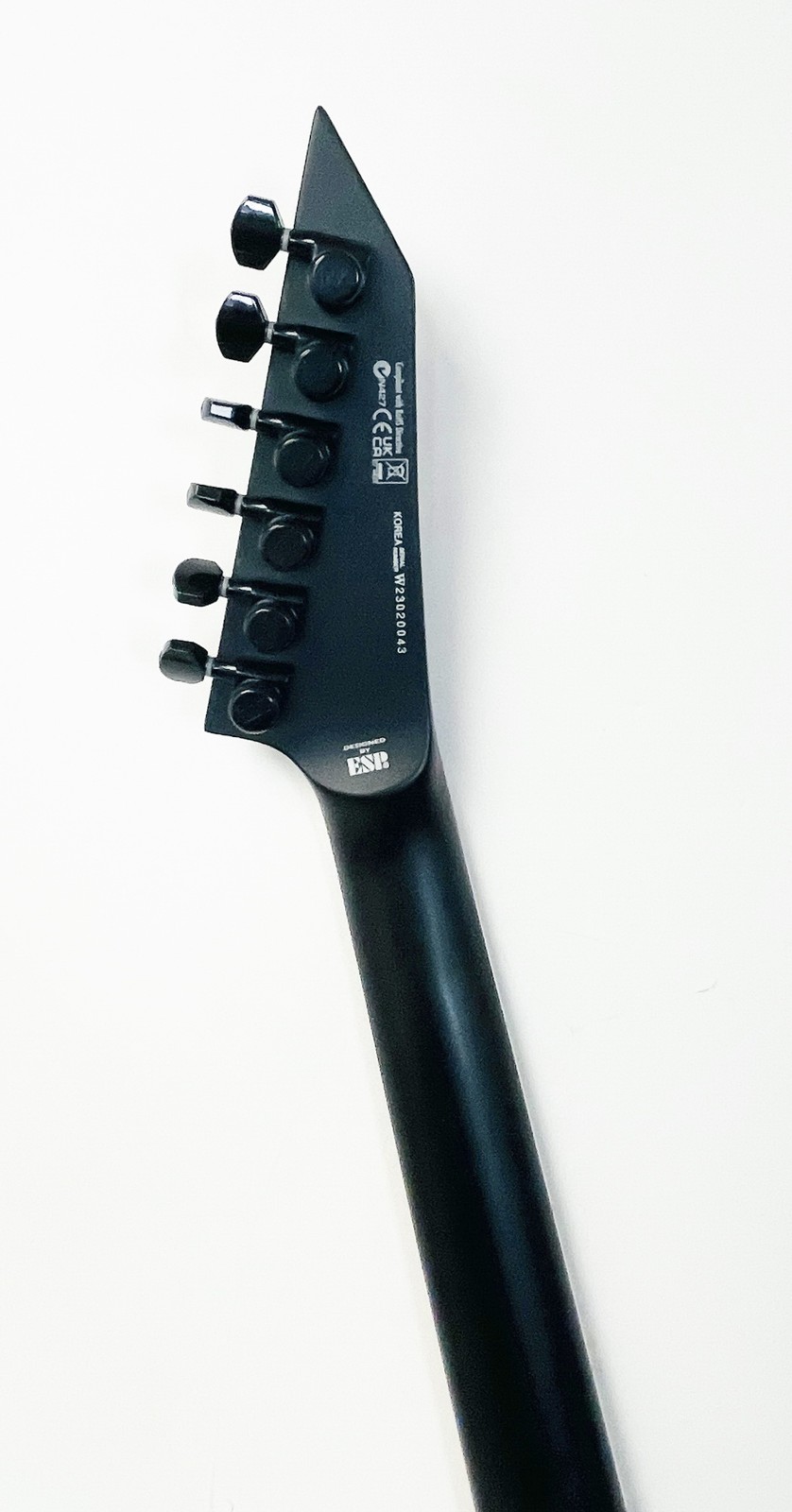 ESP LTD Arrow 1000 Deluxe Guitar Satin Black EMG 81/85 w/ ESP Hard Case