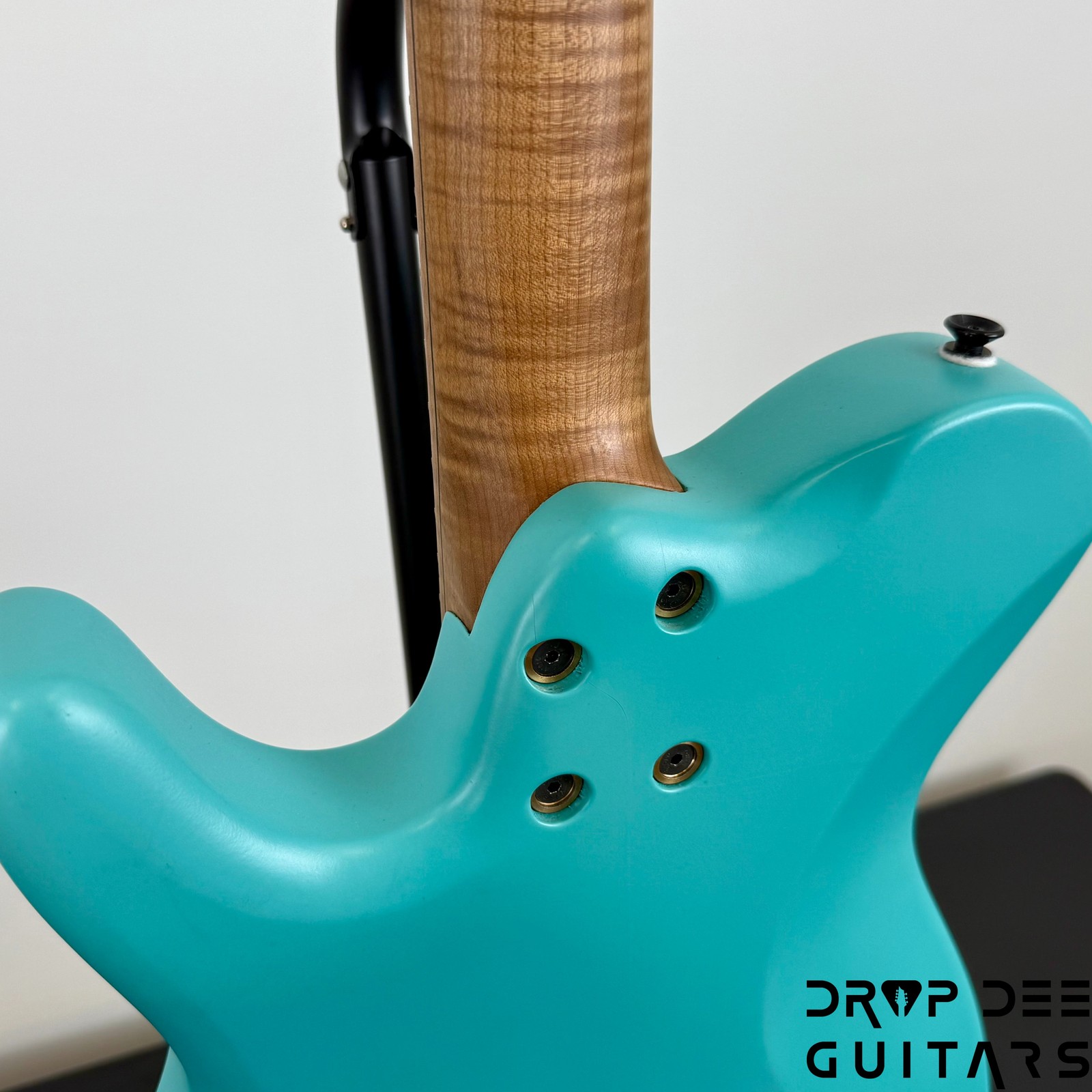 SMP Custom Shop Τρίτη Electric Guitar w/ Case – Seafoam Green