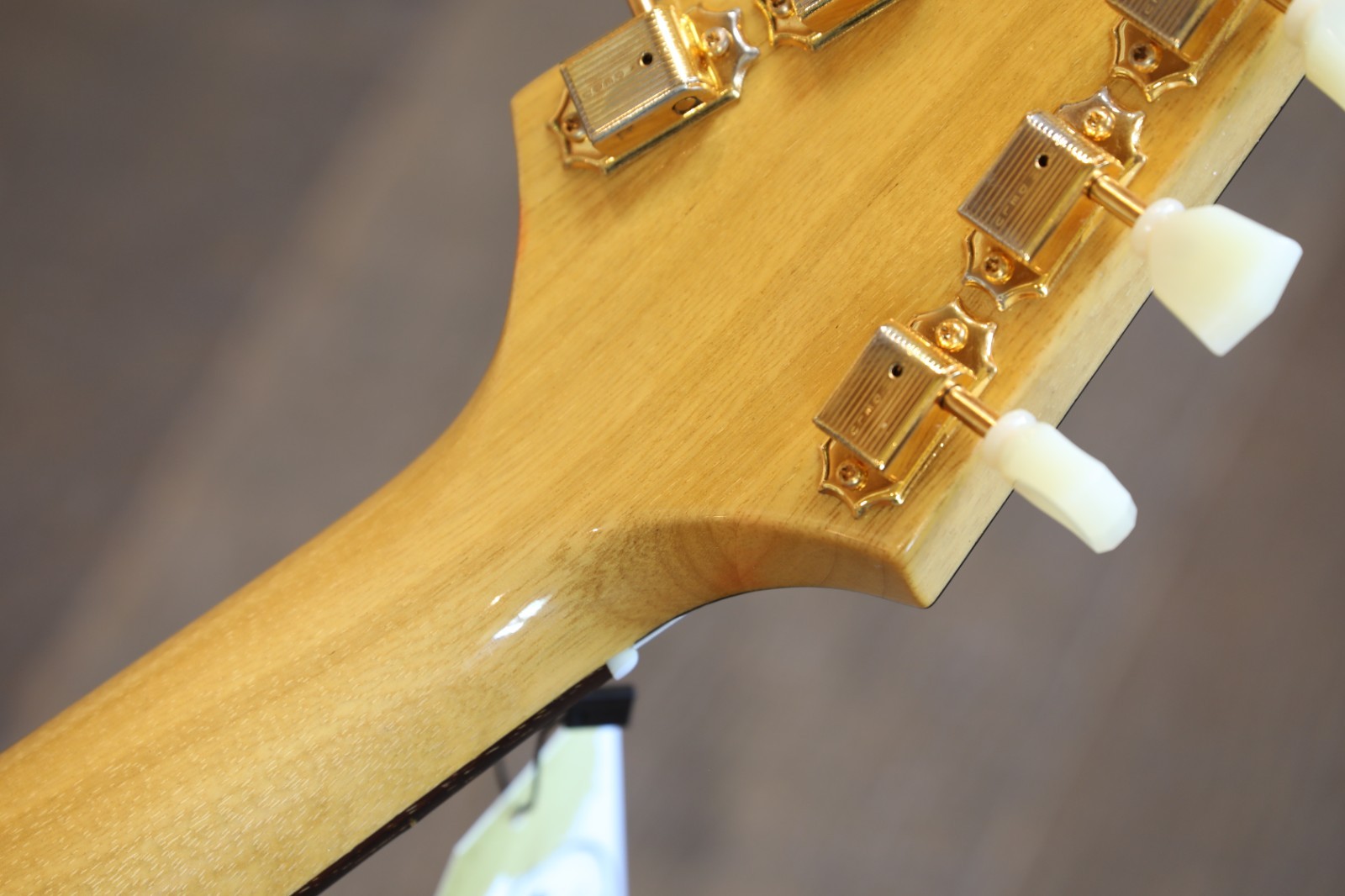 Minty! 2024 Gibson Custom Shop ’58 Korina Flying V Guitar Natural + COA OHSC