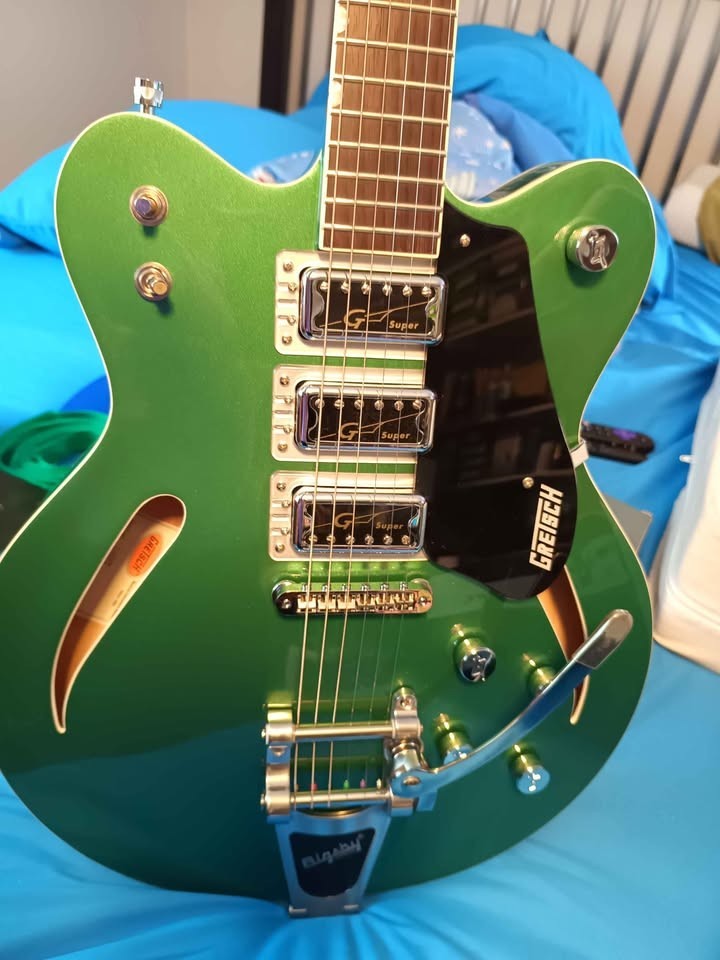 Gretsch G5622T Electromatic Semi-Hollow Electric Guitar BIGSBY Green w/ Case