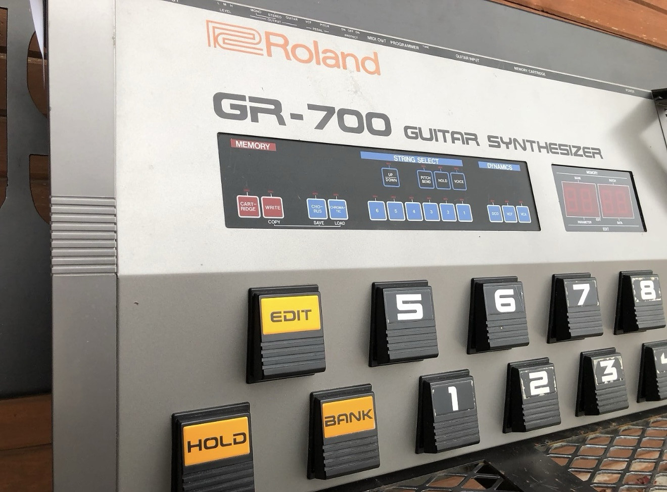 Roland G-707 & GR-700 Guitar Synthesizer – White – Mid 80’s Excellent Condition