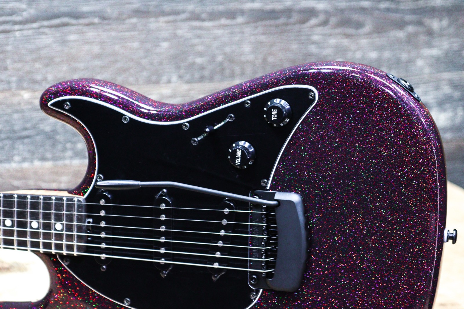 Ernie Ball Music Man Cutlass HT Dark Rainbow Ebony Fingerboard El. Guitar w/Case