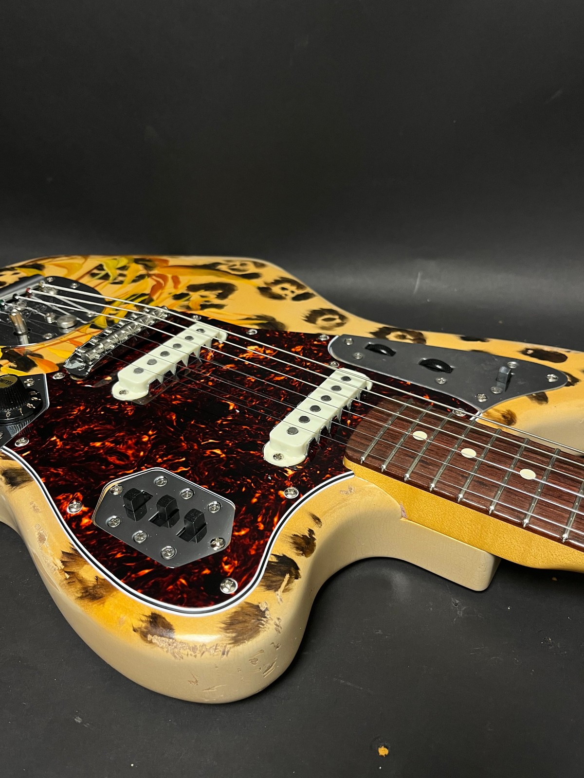New Guardian Hand Painted Fender “Jaguar” w/HSC