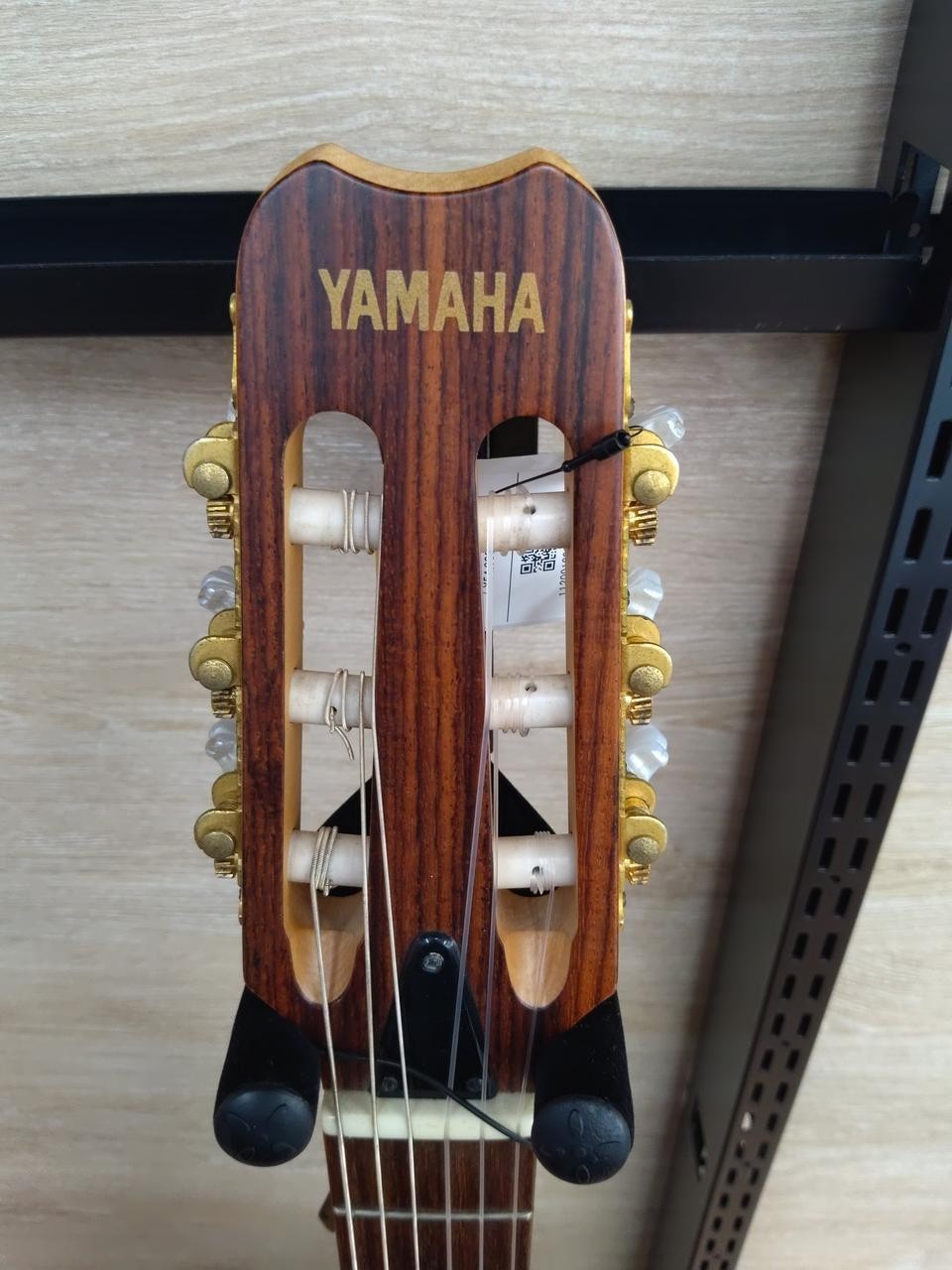 Yamaha AEX500NS Elegat Electric Acoustic Guitar Natural Finish