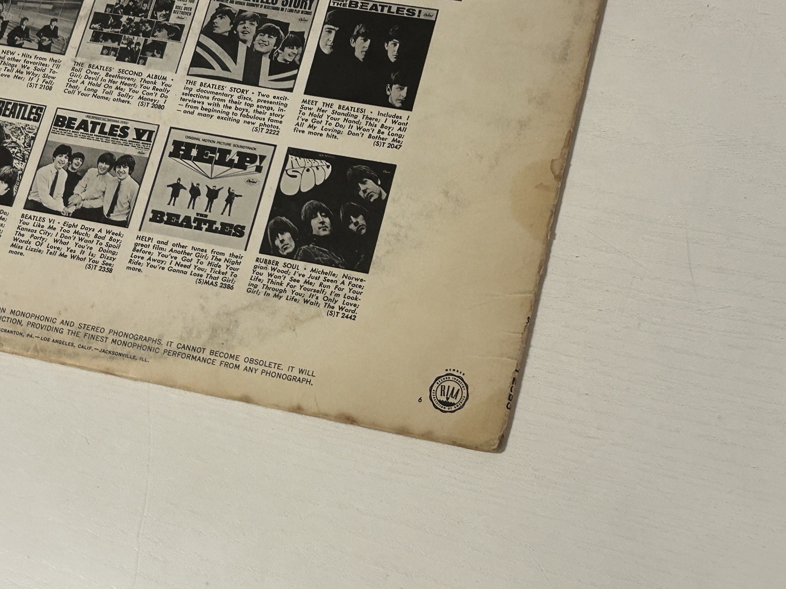 THE BEATLES YESTERDAY AND TODAY LP. MONO 2ND STATE BUTCHER COVER T-2553. VG/VG+