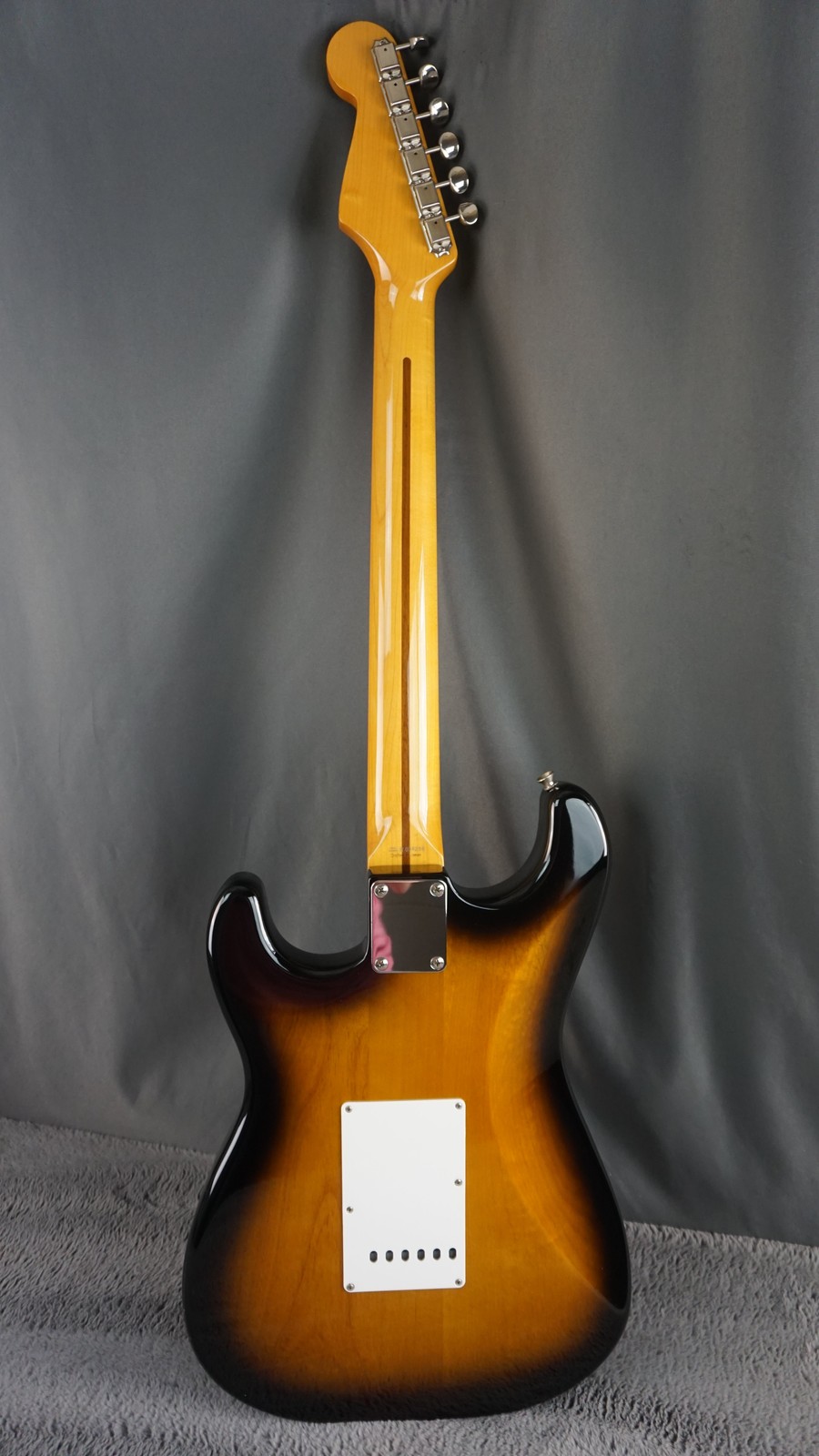 Fender Japan ST57-70TX 2004 Stratocaster 2-Tone Sunburst w Texas Special Pickups