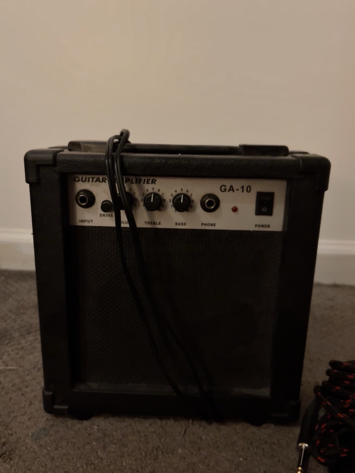 Complete Beginner Electric Guitar Setup – Squier Mini Stratocaster + Amp