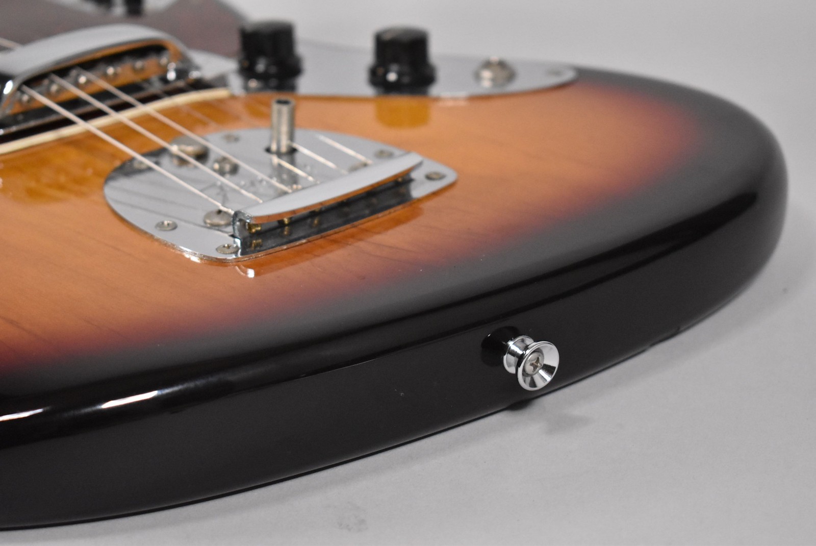 1971 Fender Jaguar 3-Tone Sunburst w/HSC