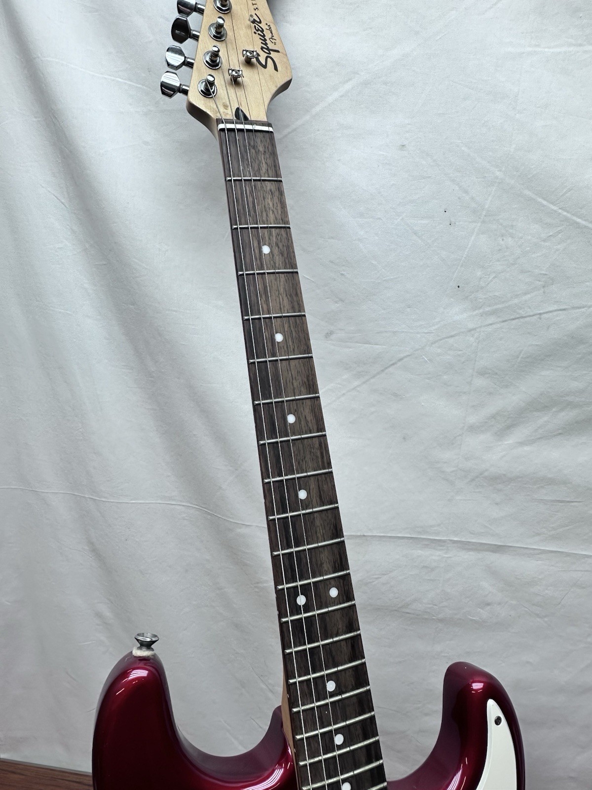 Squier Affinity Stratocaster Electric Guitar 6 String – Torino Red