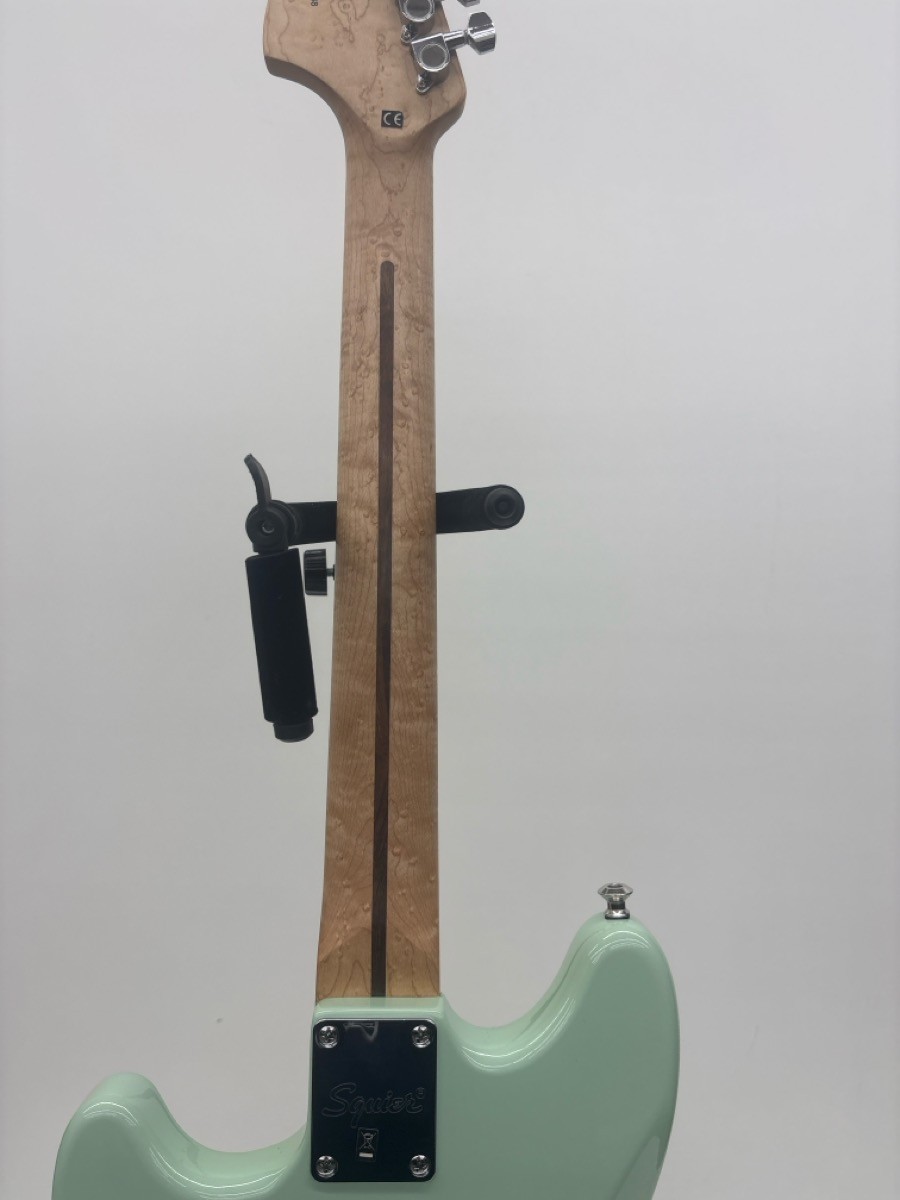 PRE-OWNED FENDER SQUIER MUSTANG WITH HARD CASE (P23017351)