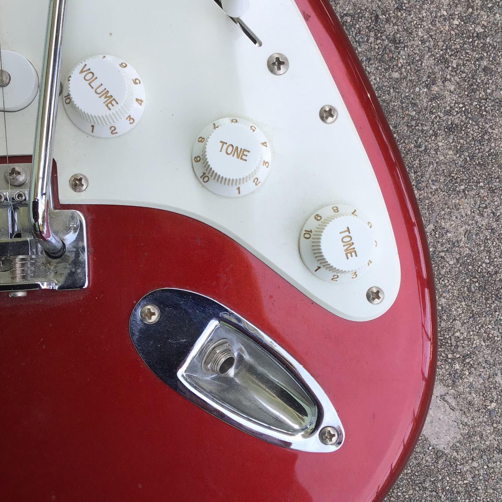 Squier by Fender Affinity Strat Electric Guitar Cherry Apple Red 6 Strings