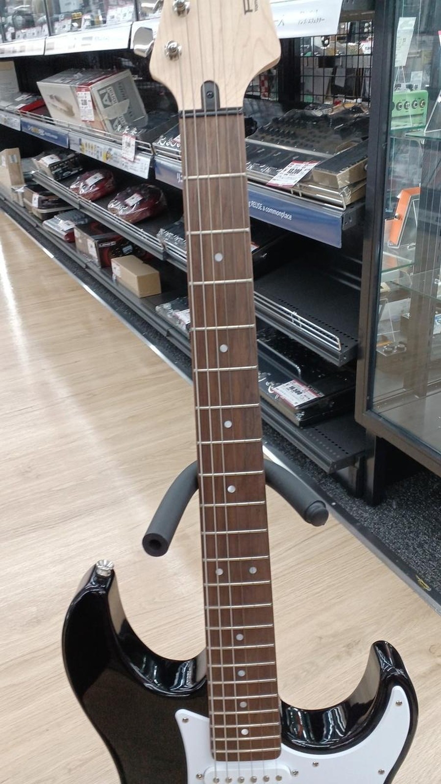 YAMAHA PAC012 Used Mahogany body Maple neck Walnut fingerboard Black