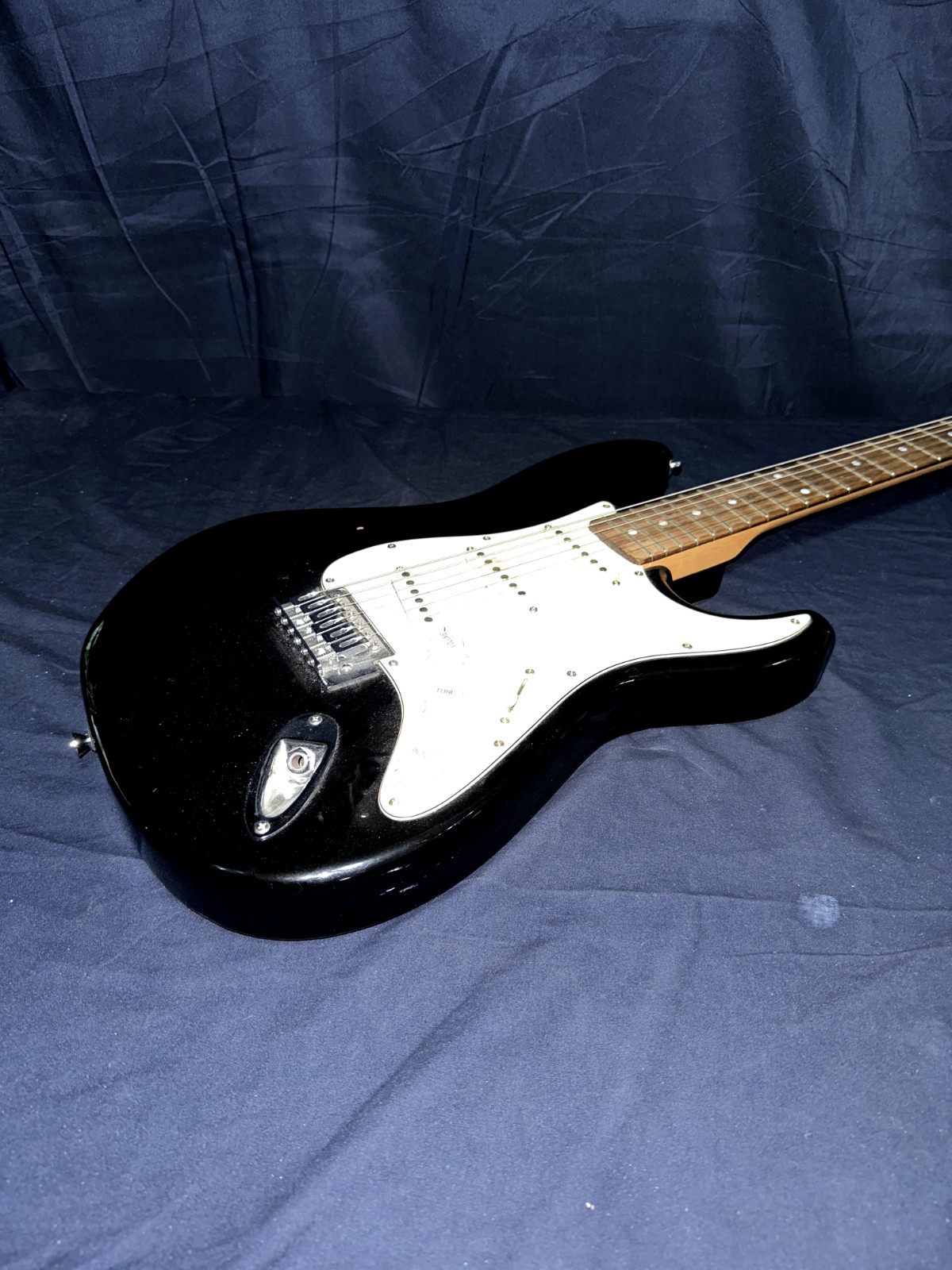 Johnson Electric Guitar Black & White 38 IN 6 String Right Handed Works Great