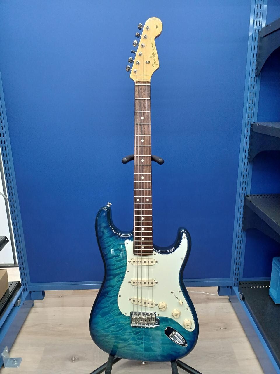 Fender Japan ST62-QT Quilted Top Stratocaster Guitar Blue Sunburst Made in Japan