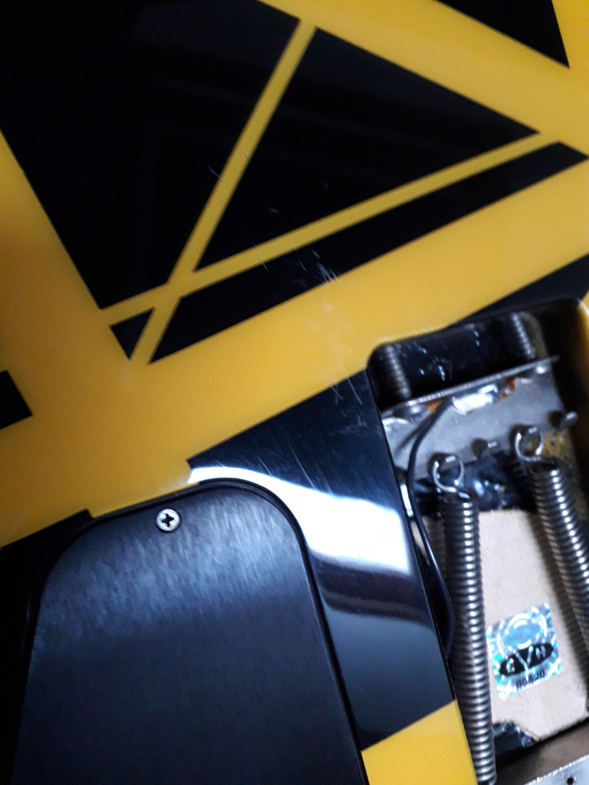 EVH Charvel “Bumblebee/VH2” guitar EDDIE VAN HALEN “EVH Art Series”