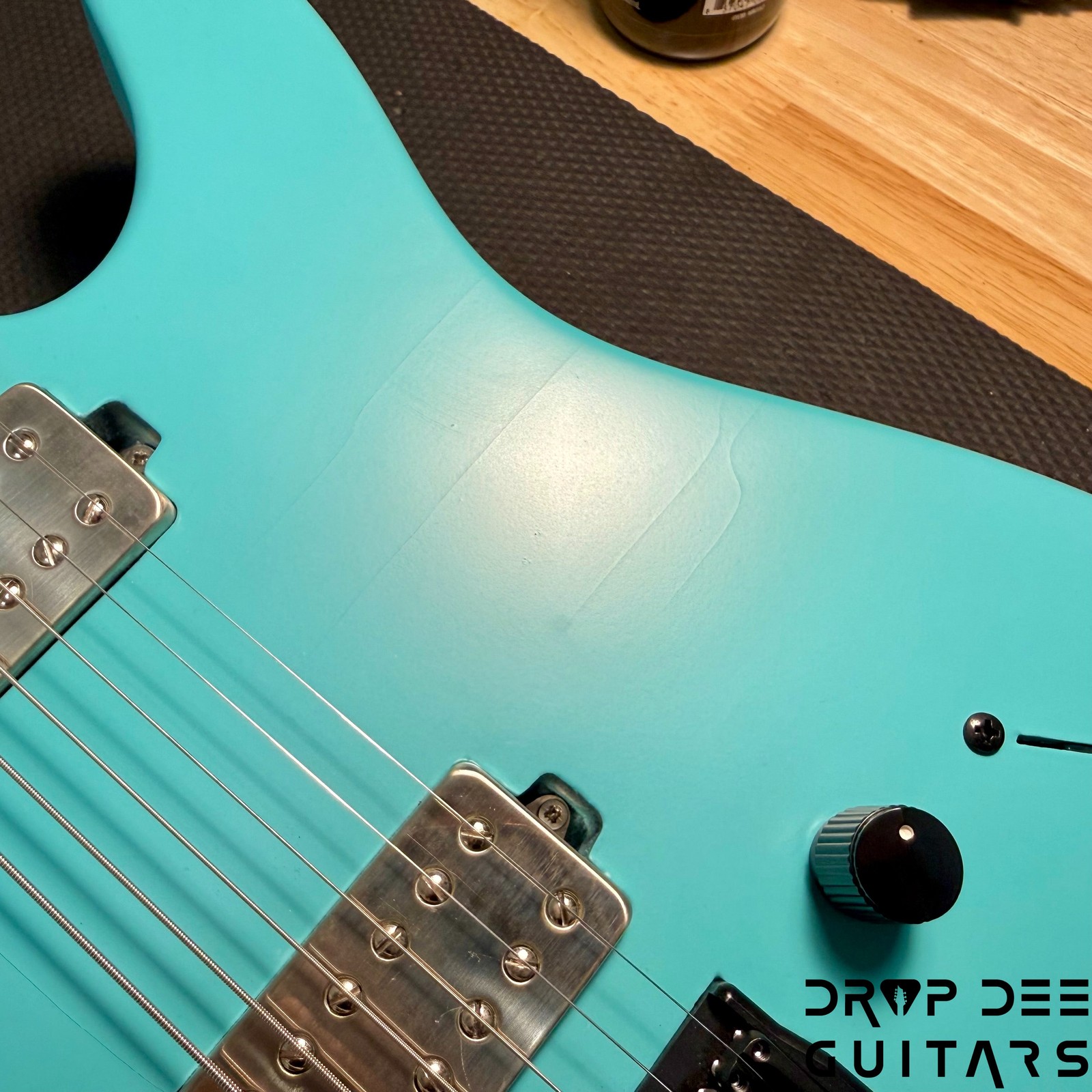 SMP Custom Shop Τρίτη Electric Guitar w/ Case – Seafoam Green