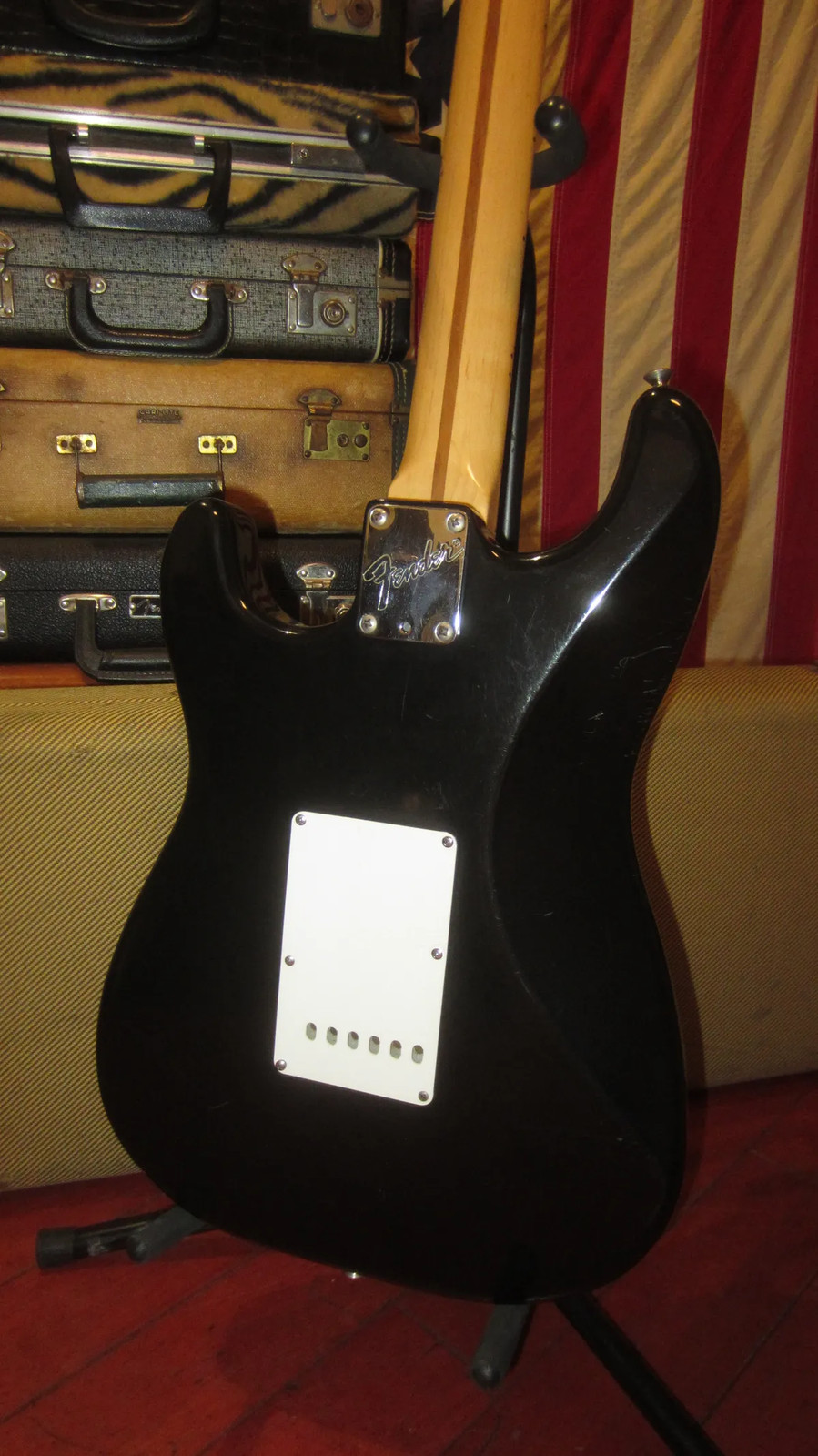 Pre Owned 1989 Fender Eric Clapton Signature Stratocaster Black W/ Original Case