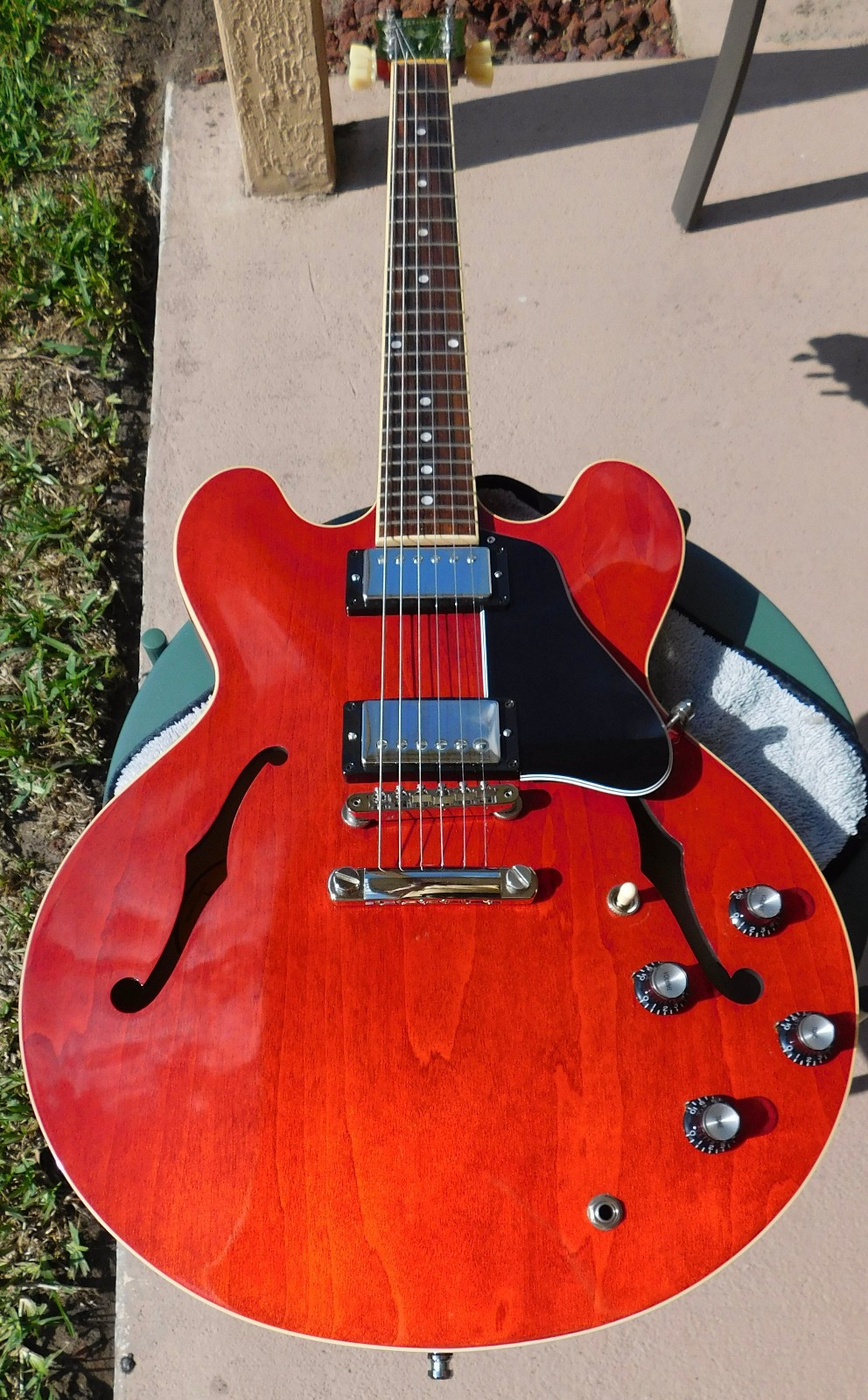 Gibson ES-335 Semi-Hollow Electric Guitar Sixties Cherry 2021