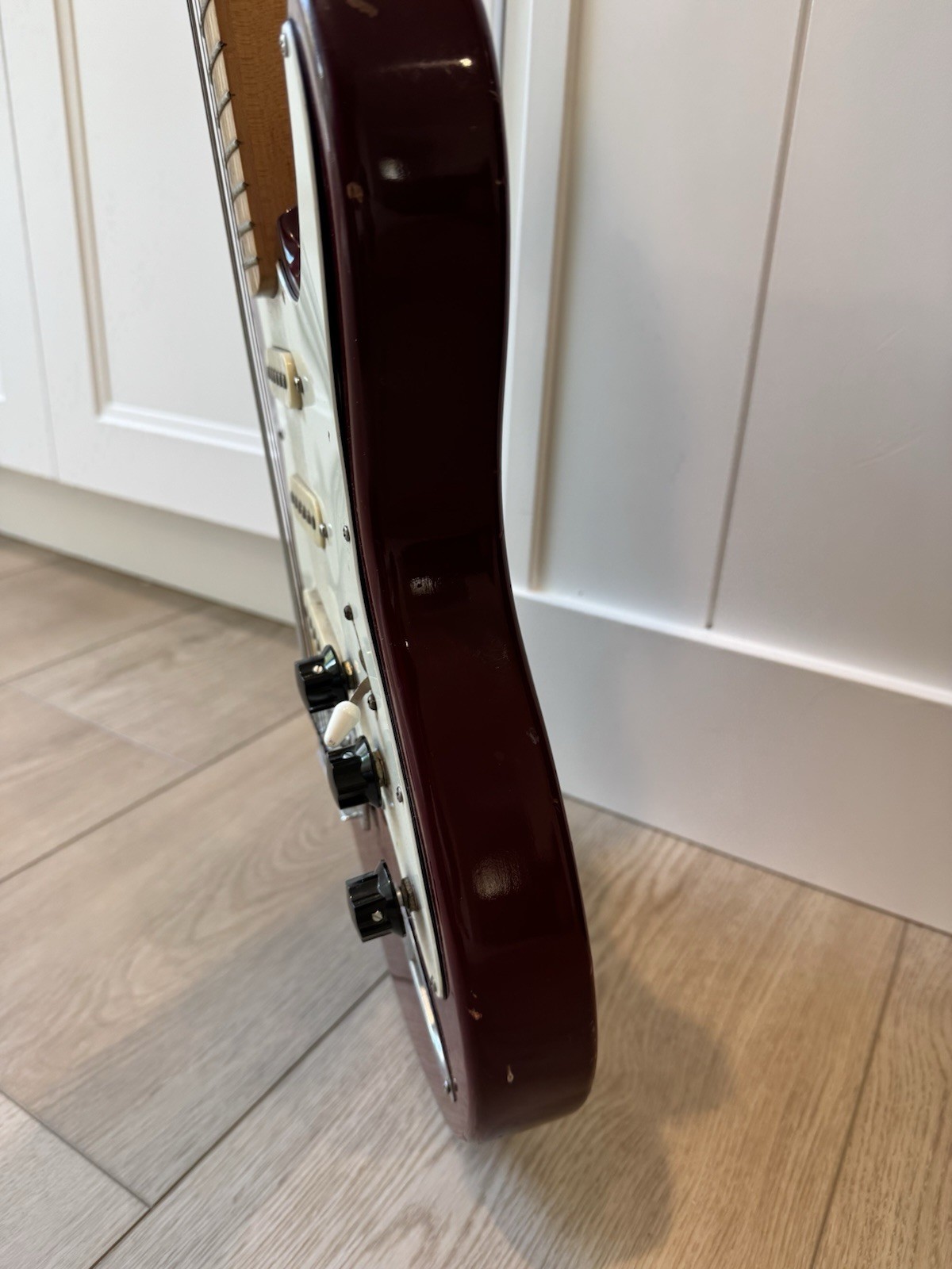 Hondo H760H Solid Body Electric Guitar Red 6-String RH 21 Frets