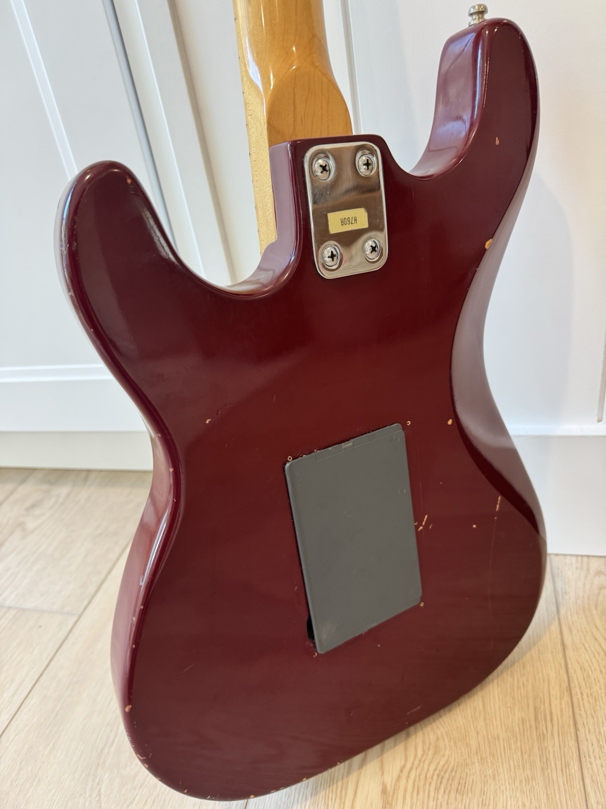 Hondo H760H Solid Body Electric Guitar Red 6-String RH 21 Frets