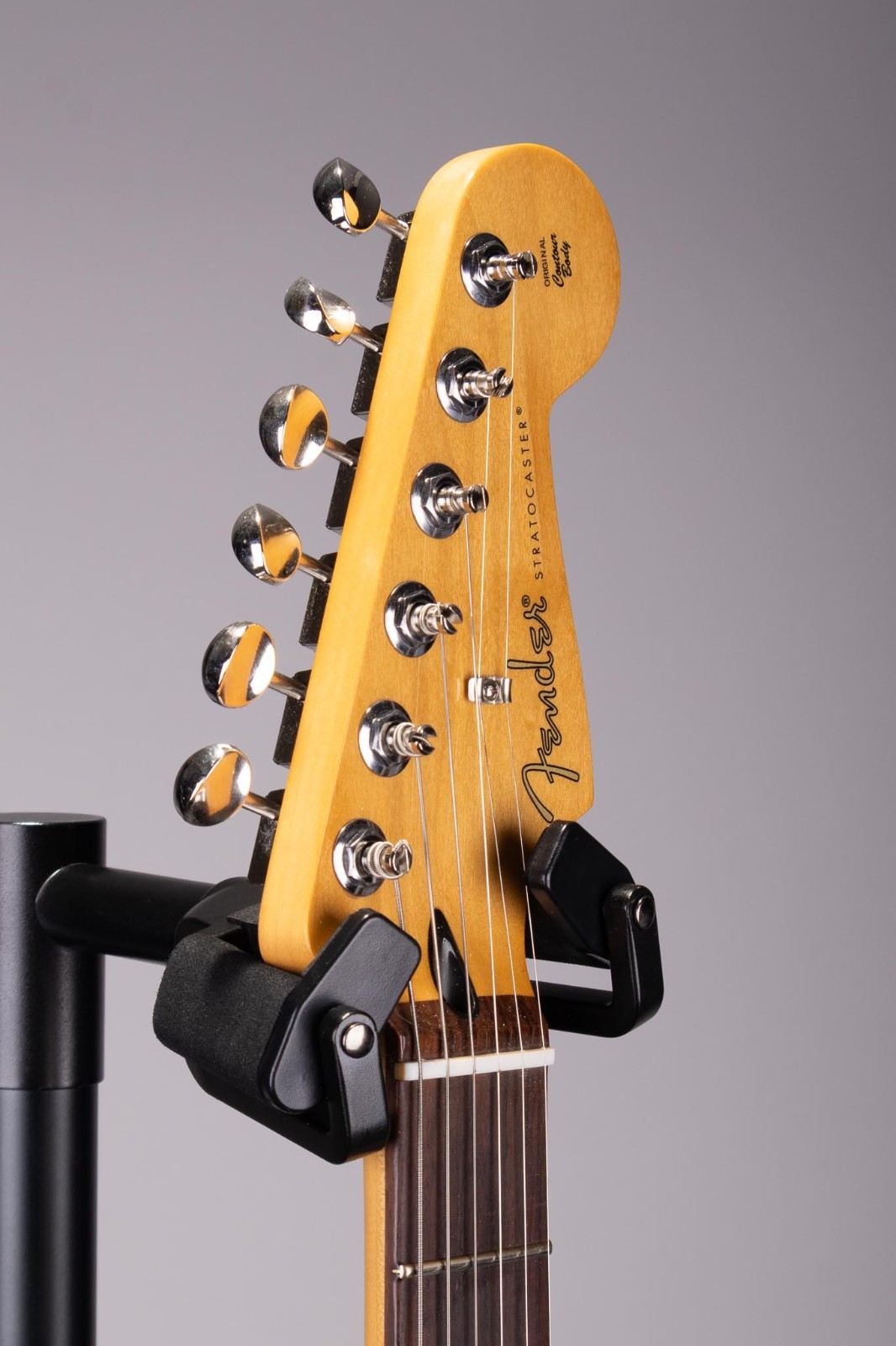 Fender Player II Stratocaster Electric Guitar – LTD Sparkle 3-color Sunburst