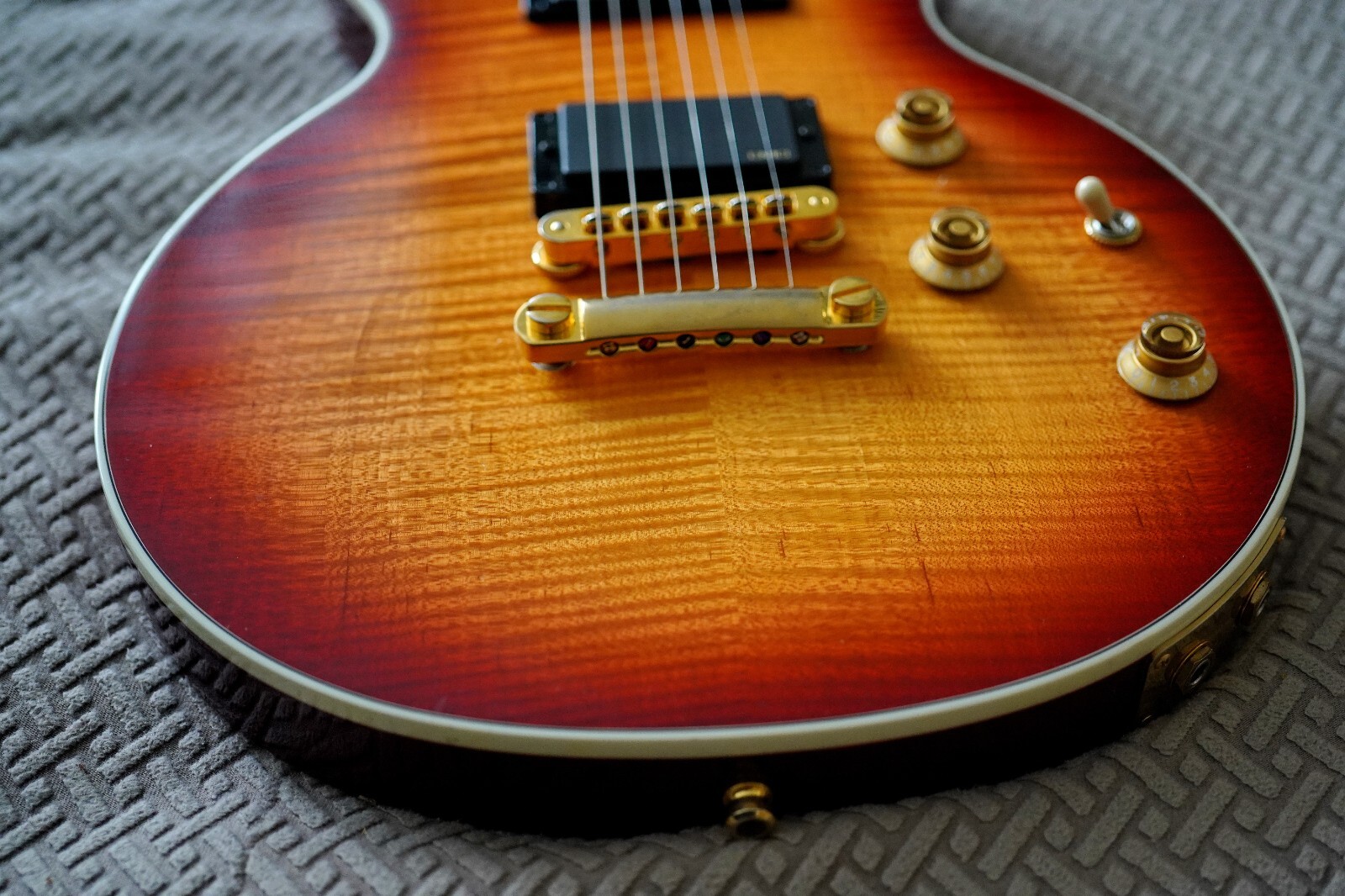 2008 GUITAR OF THE MONTH GIBSON LONGHORN SUNBURST EMG-85 & L.R.BAGGS PIEZO RARE