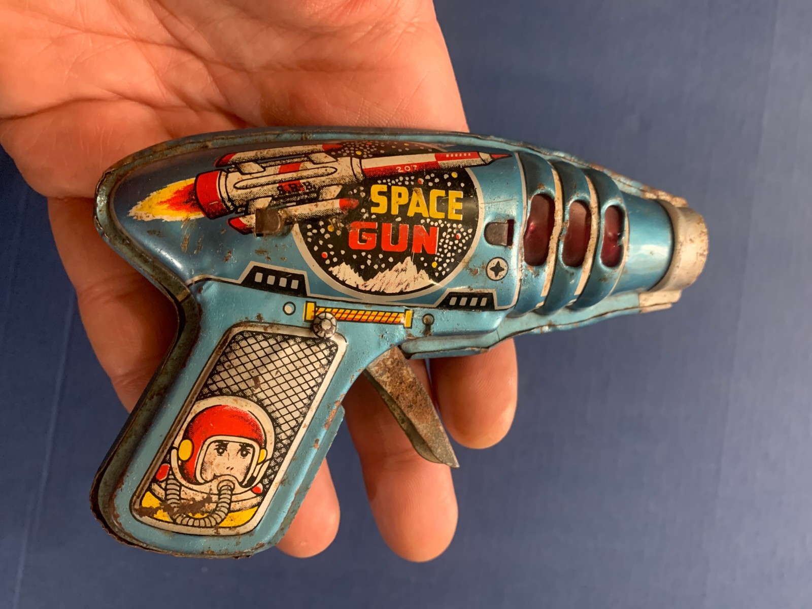 VINTAGE TIN TOY SPACE GUN JAPAN 1960s SPACE AGE