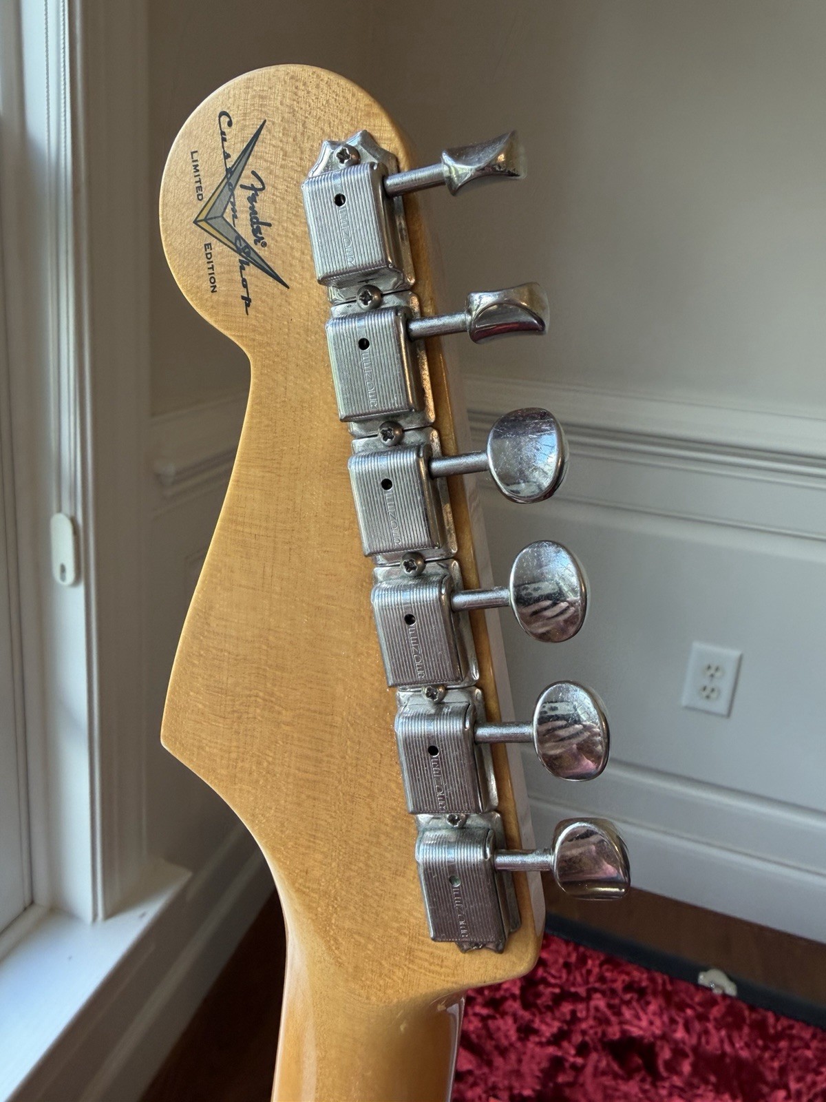 2025 Fender Custom Shop ‘65 Stratocaster W25 Journeyman – Aged Vintage White