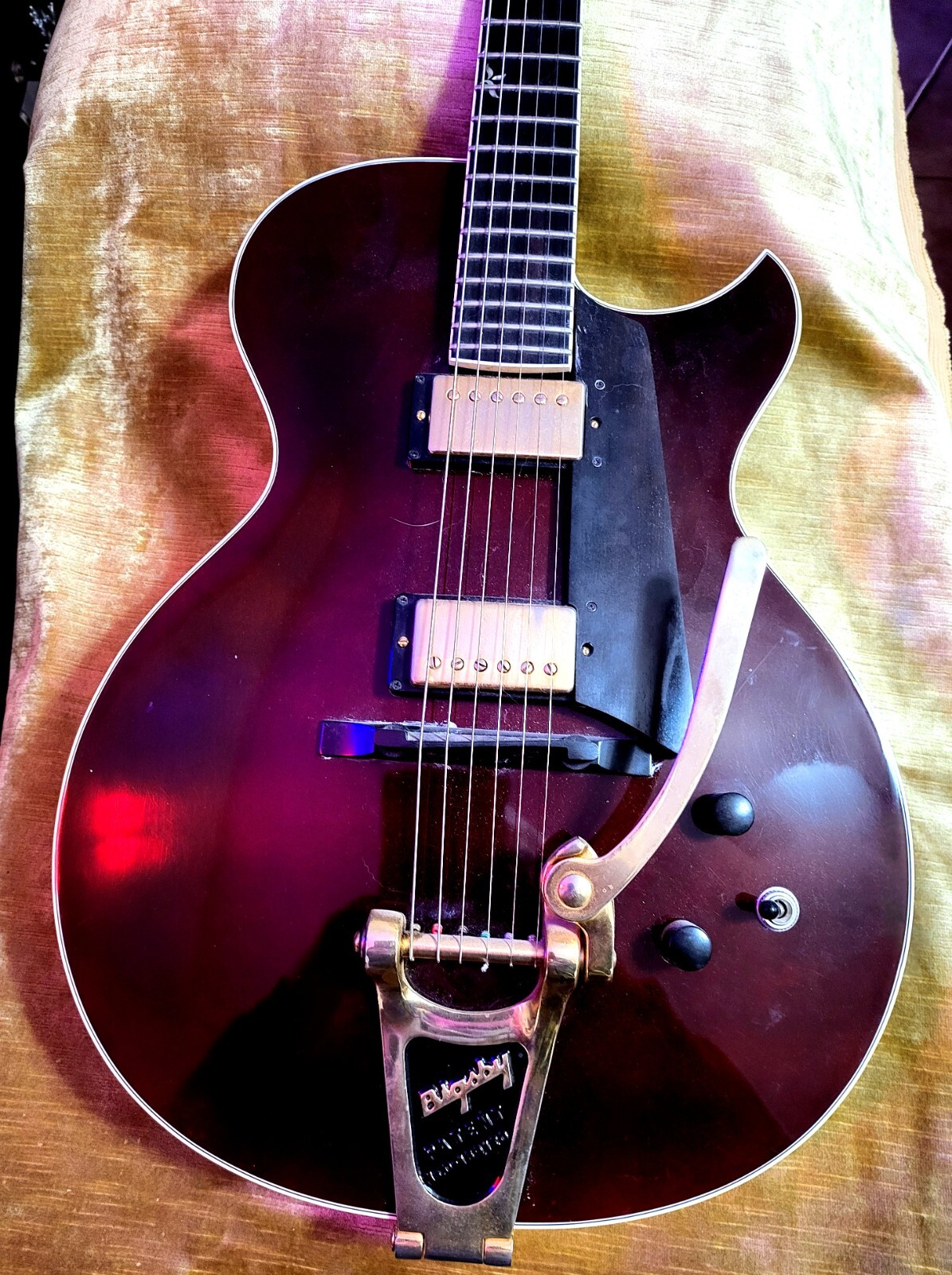 Benedetto Bambino Archtop Guitar signed