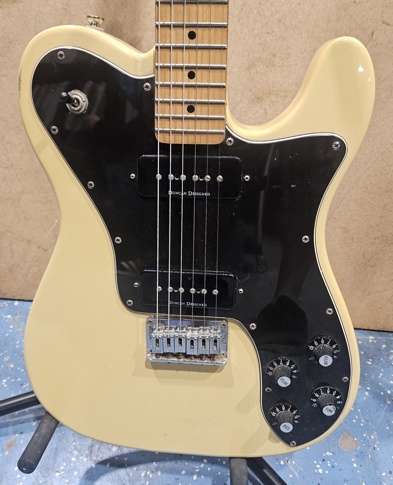 Squire by Fender Telecaster Custom 6-String Electric Guitar with Hard Case -READ