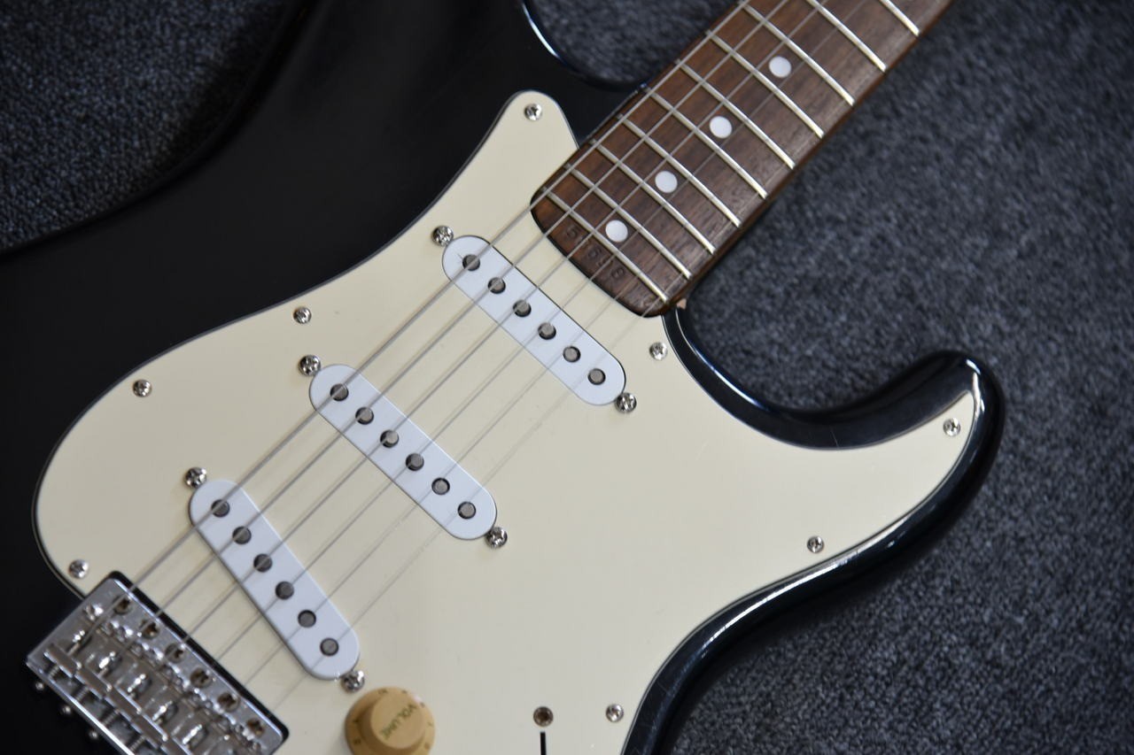 Fernandes FST-60 1975 Vintage Stratocaster MIJ Japan Electric Guitar