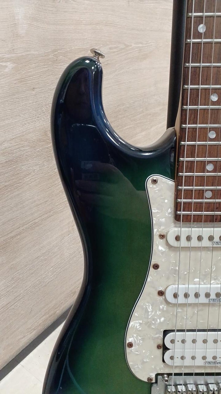 LAIDBACK LST-3HZ Used Pologna body Engineering wood fingerboard w/Gig case