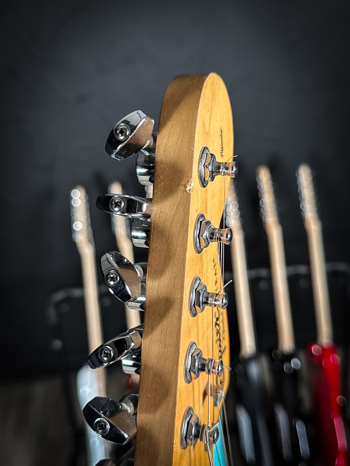 Squier Affinity 20th Anniveresary Stratocaster – Black