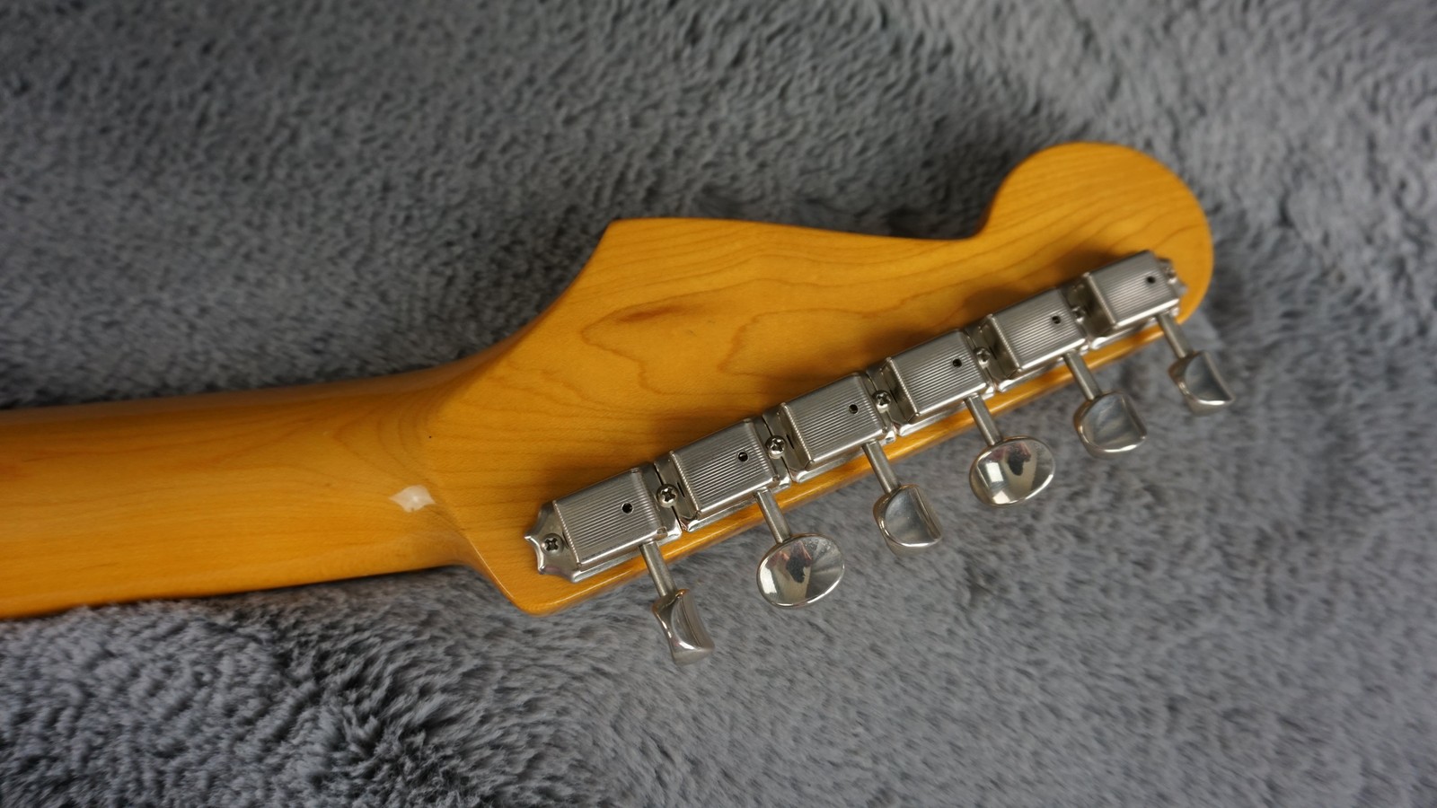 Fender Stratocaster 2017 – Sunburst Made in Japan