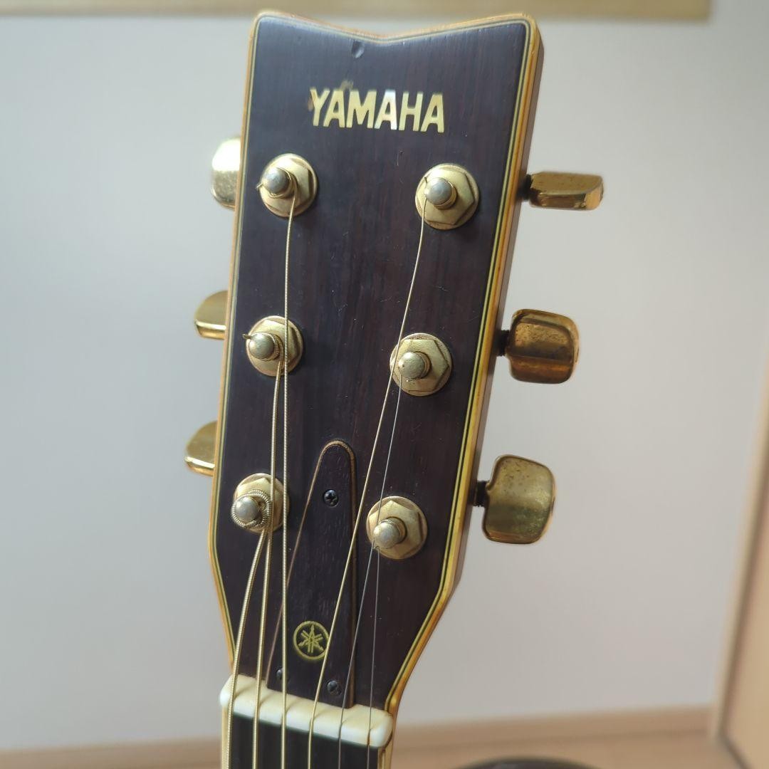 Yamaha L-10 acoustic guitar with hard case Jacaranda