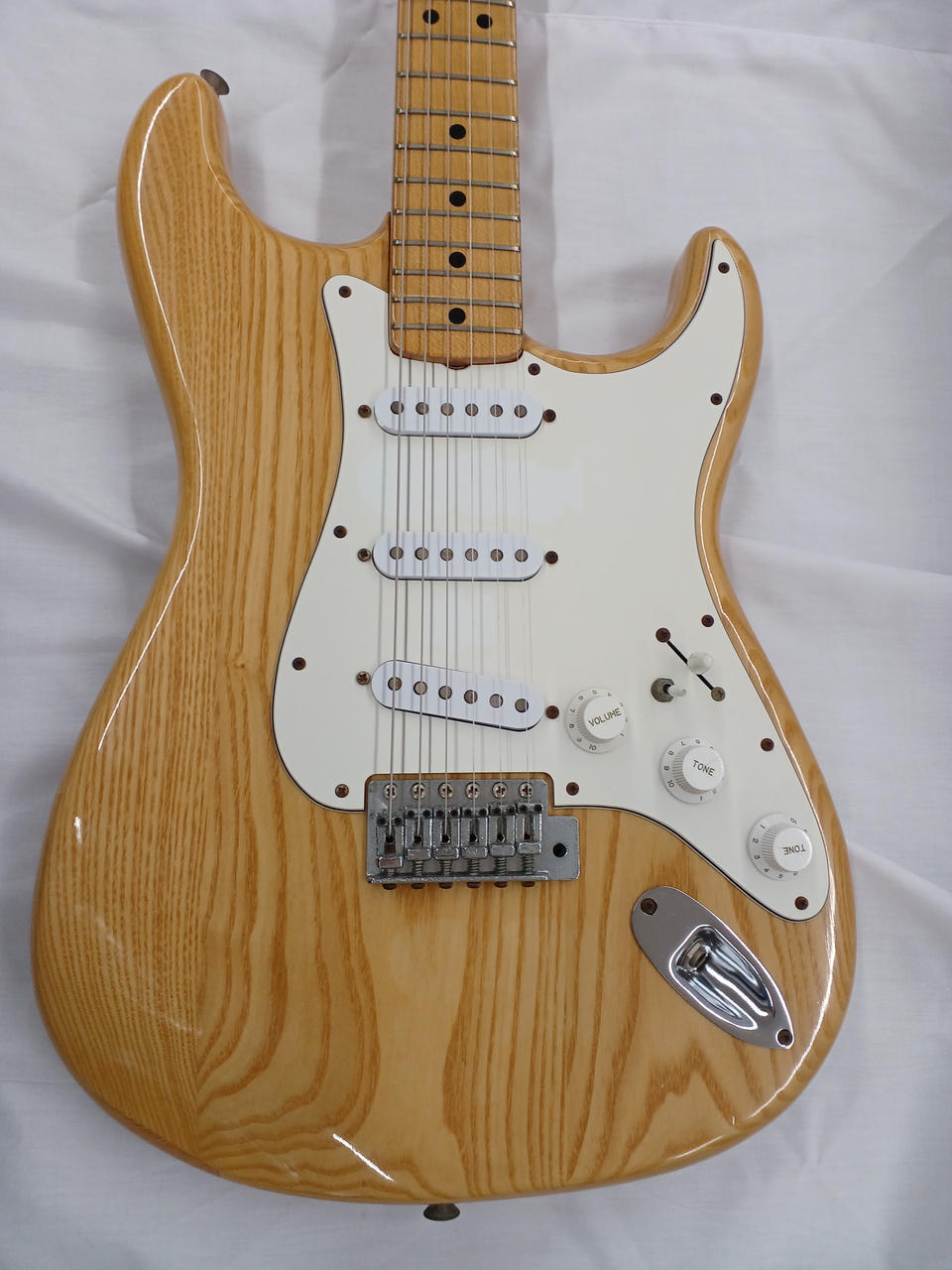 GRECO SE600 Electric Guitar-02