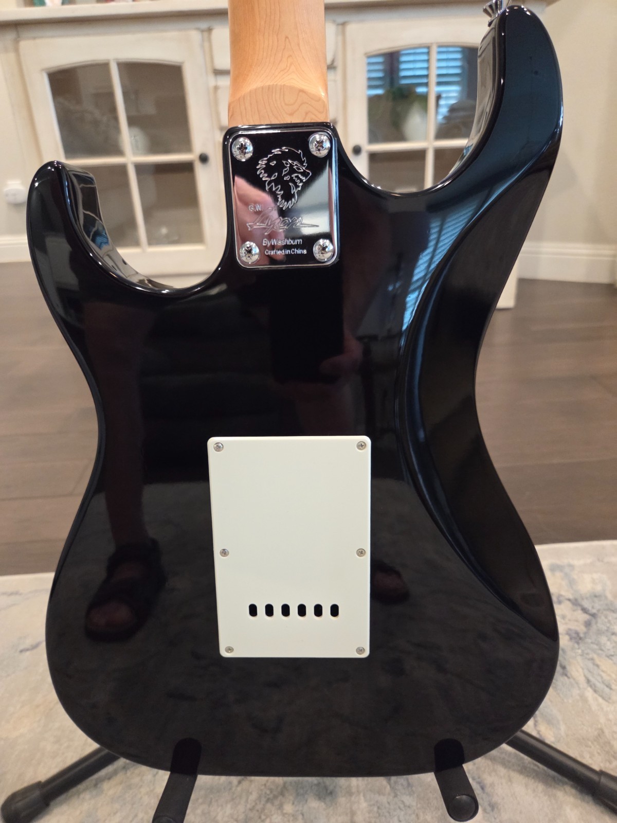 Washburn Lyon Electric Guitar gloss black finish included is gig bag & hardware.