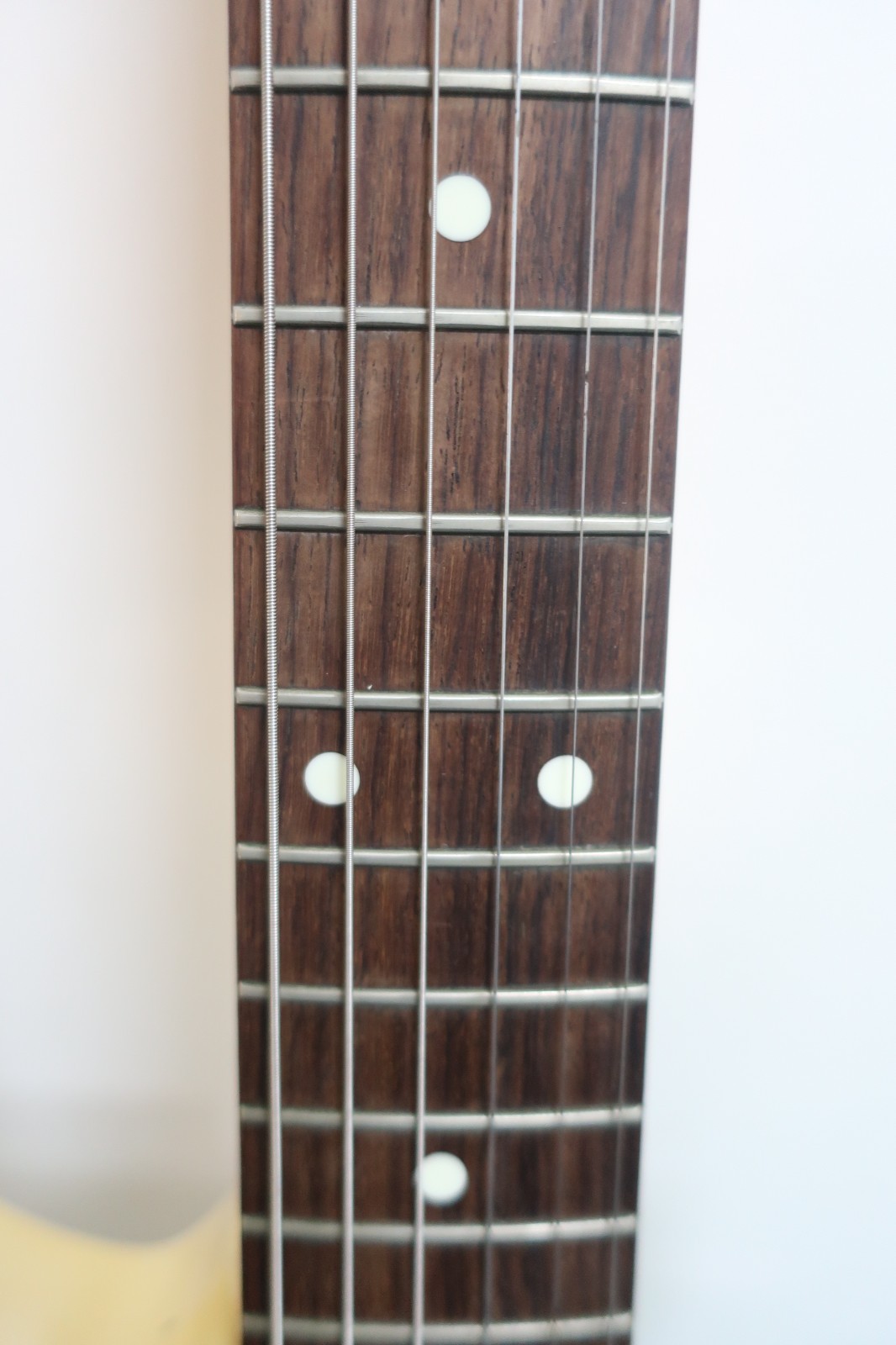 Squier HSS Stratocaster Cream – Fender and Dimarzio Pickups, Coil Split.