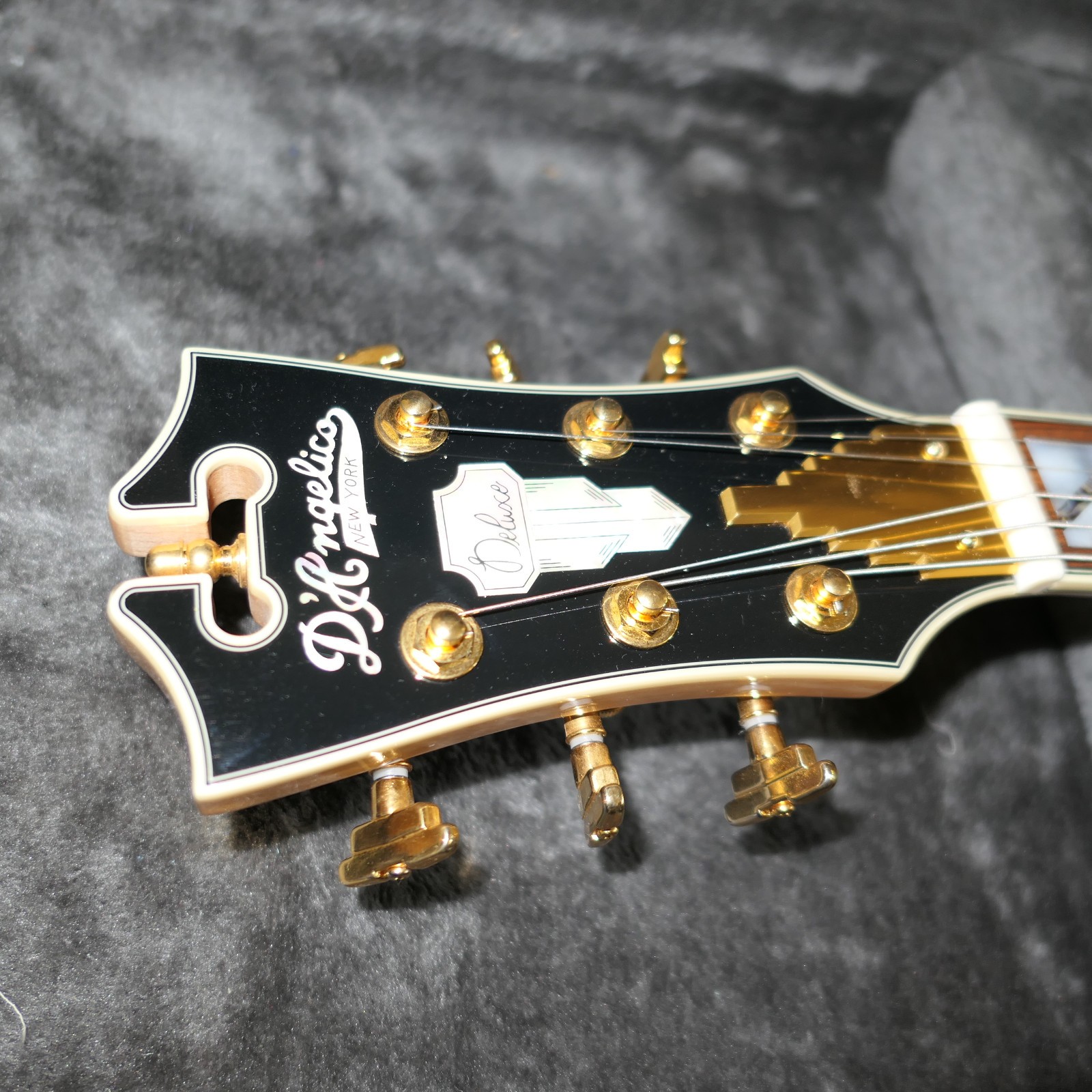 D’Angelico Deluxe Atlantic Electric Guitar Metalic Blue With Case